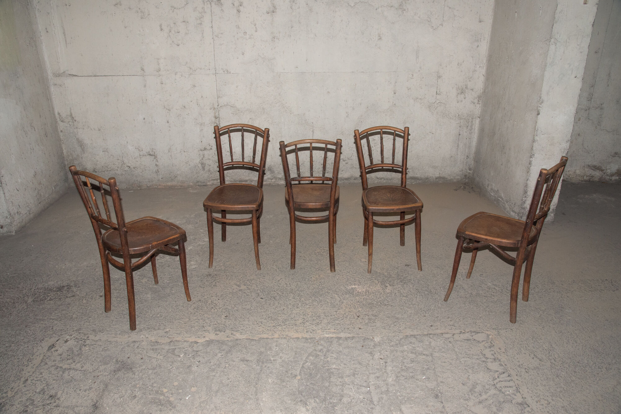 Series of 5 bistro chairs - early 20th century