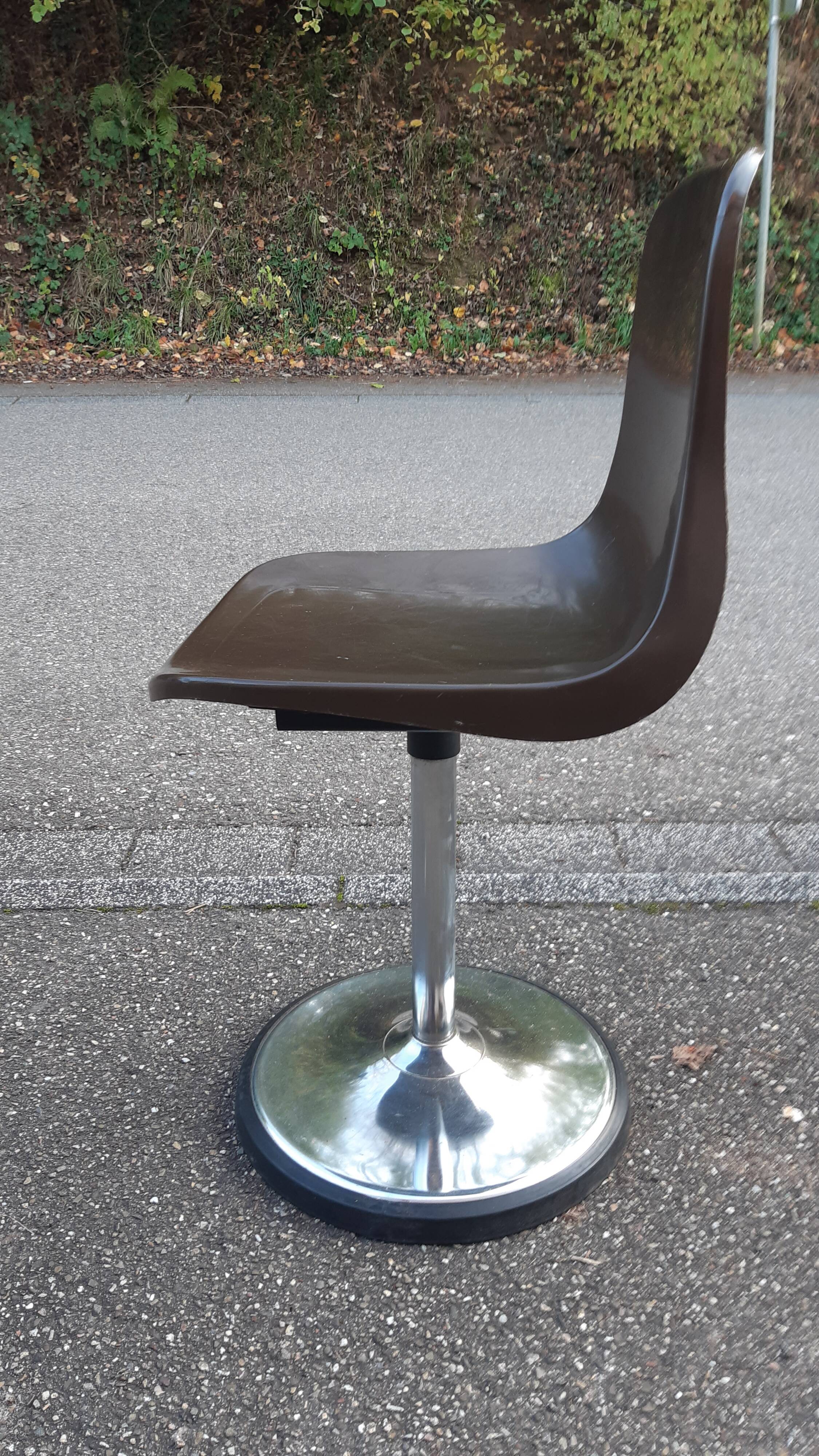 Etienne Fermigier tulip-shaped chair