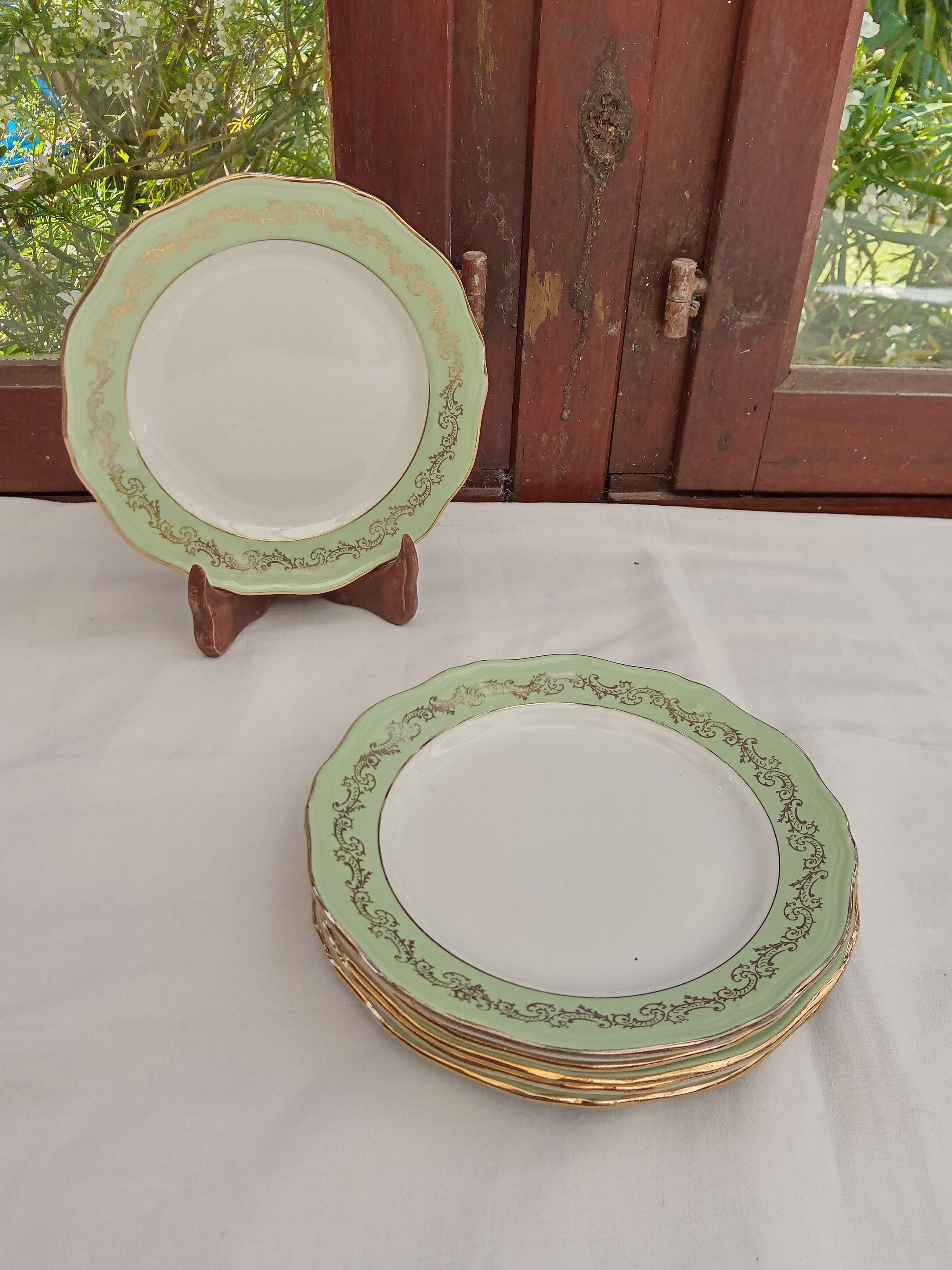 6 old L'Amandinoise dessert plates