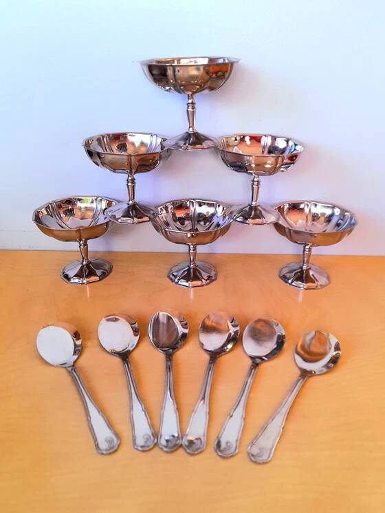 Stainless steel ice cream/dessert bowls and spoons