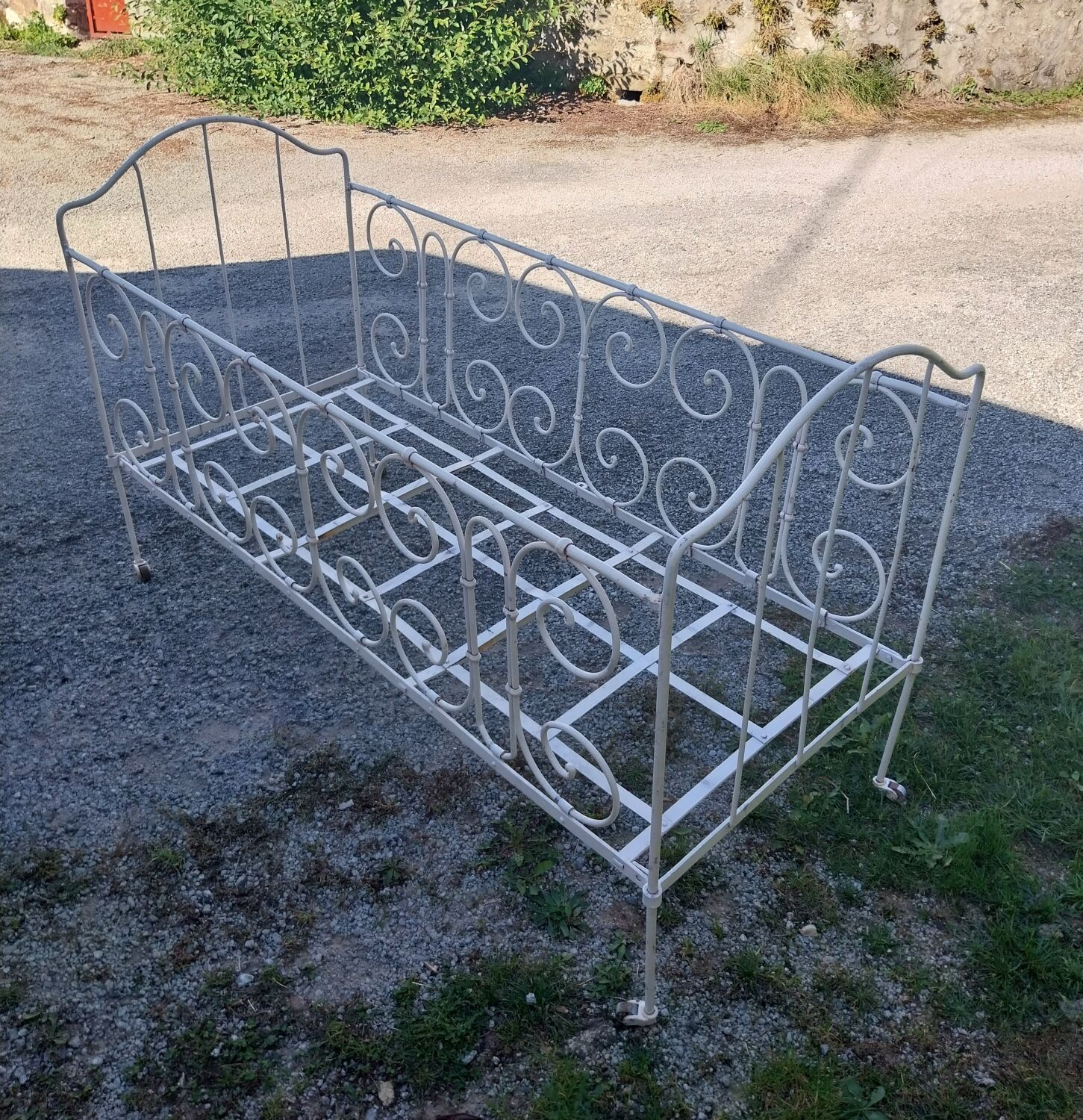 Wrought iron sofa bed