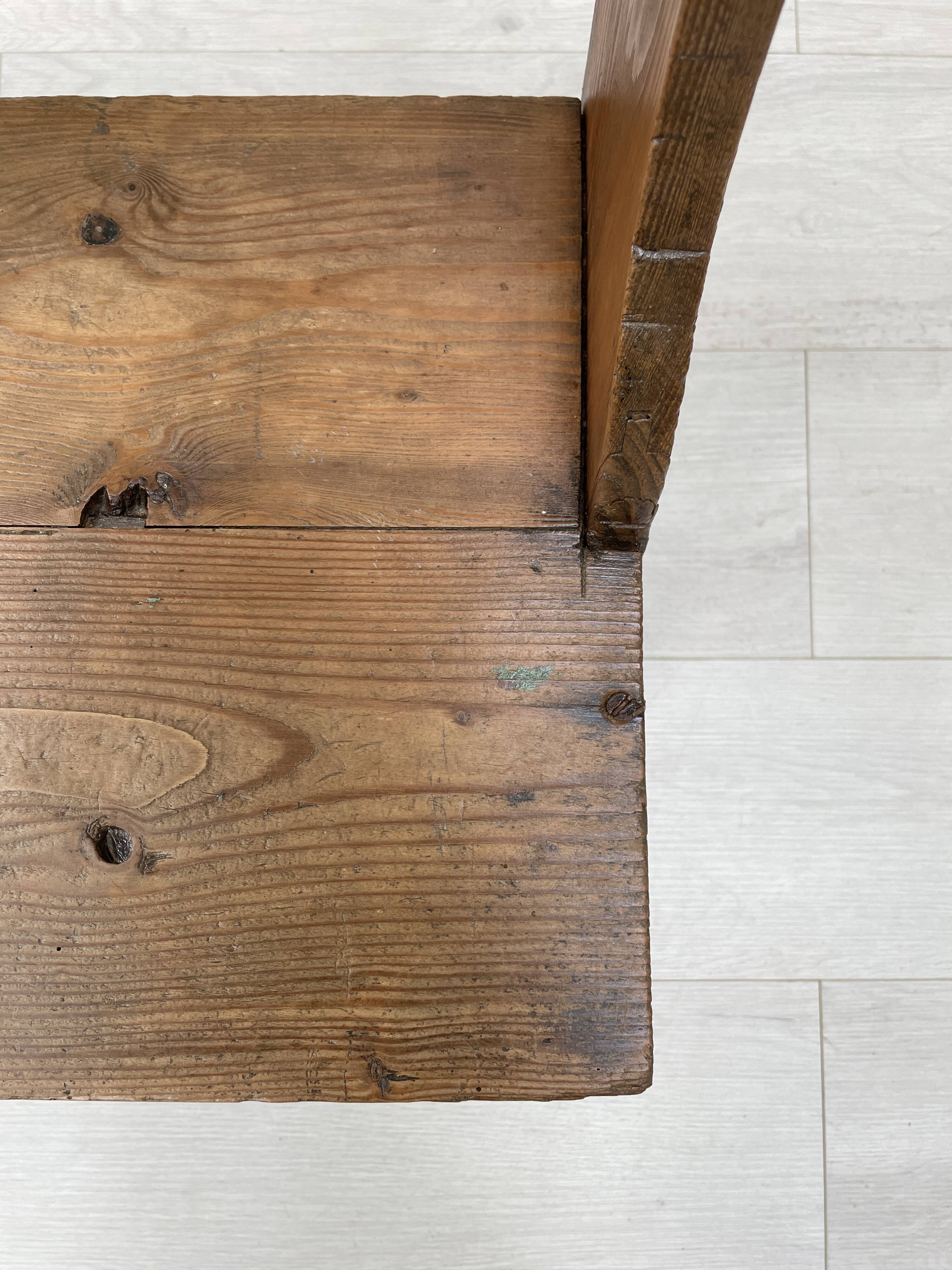 Folk Art chair in fir.