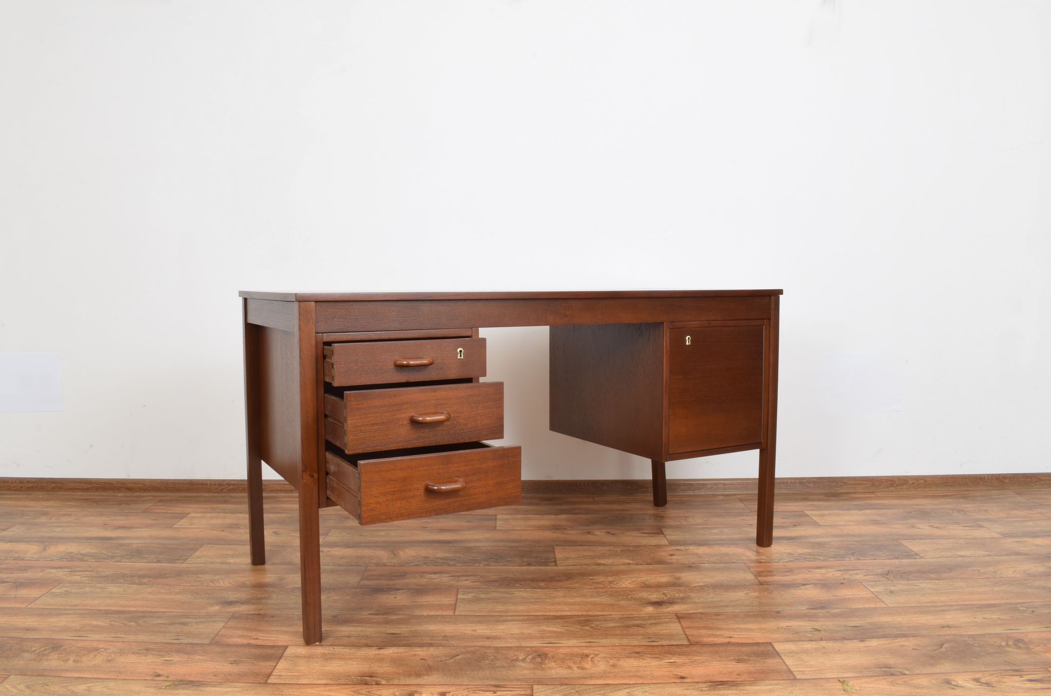 Danish teak dsk from Domino Mobler, 1960