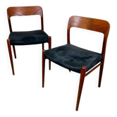 A beautiful pair of modern Scandinavian dining chairs in teak, model 75 by Niels Otto Møller.