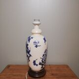 Ceramic lamp with Asian decoration with matching lampshade.