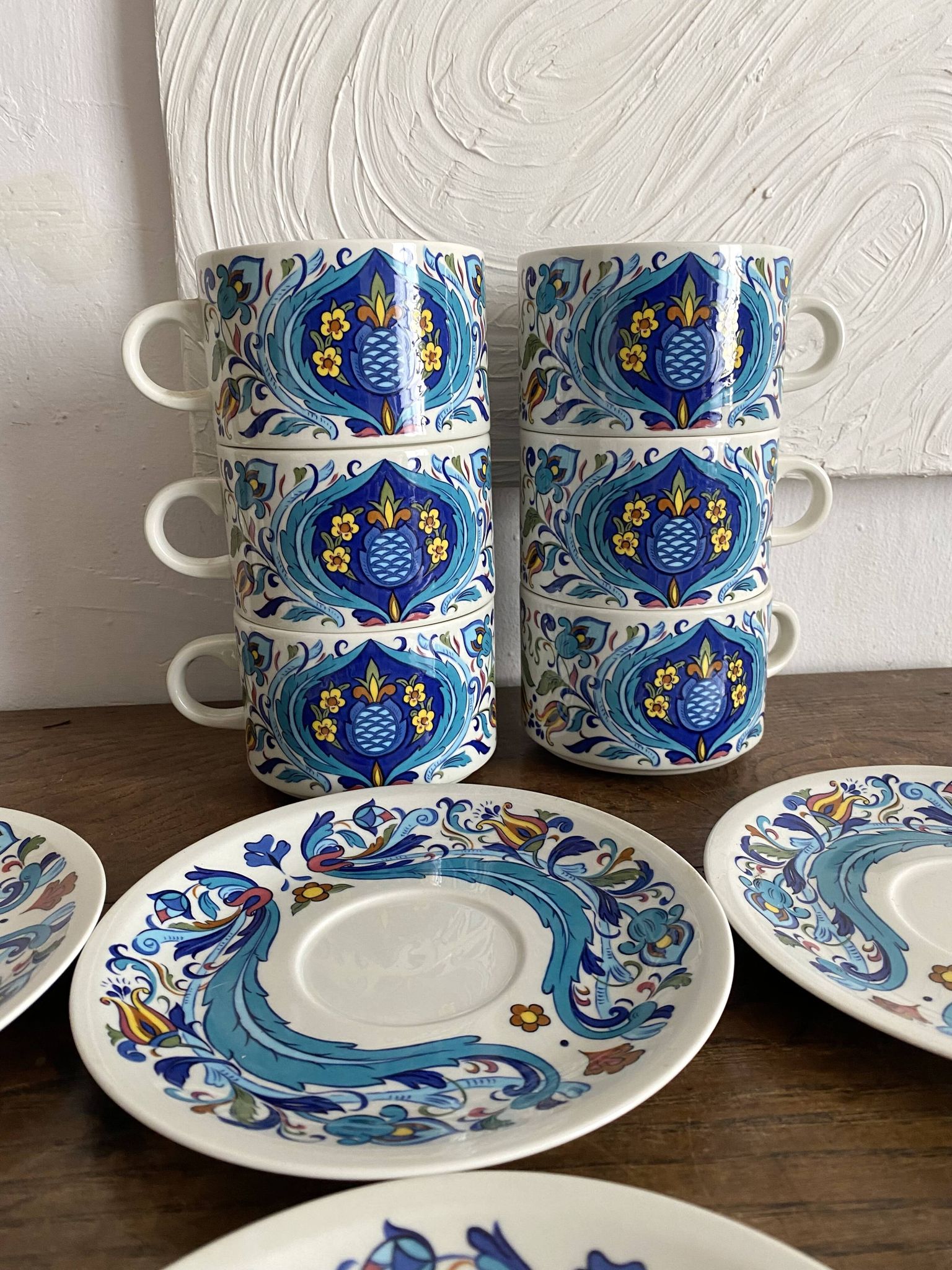 Villeroy and Boch Izmir model large cup breakfast set