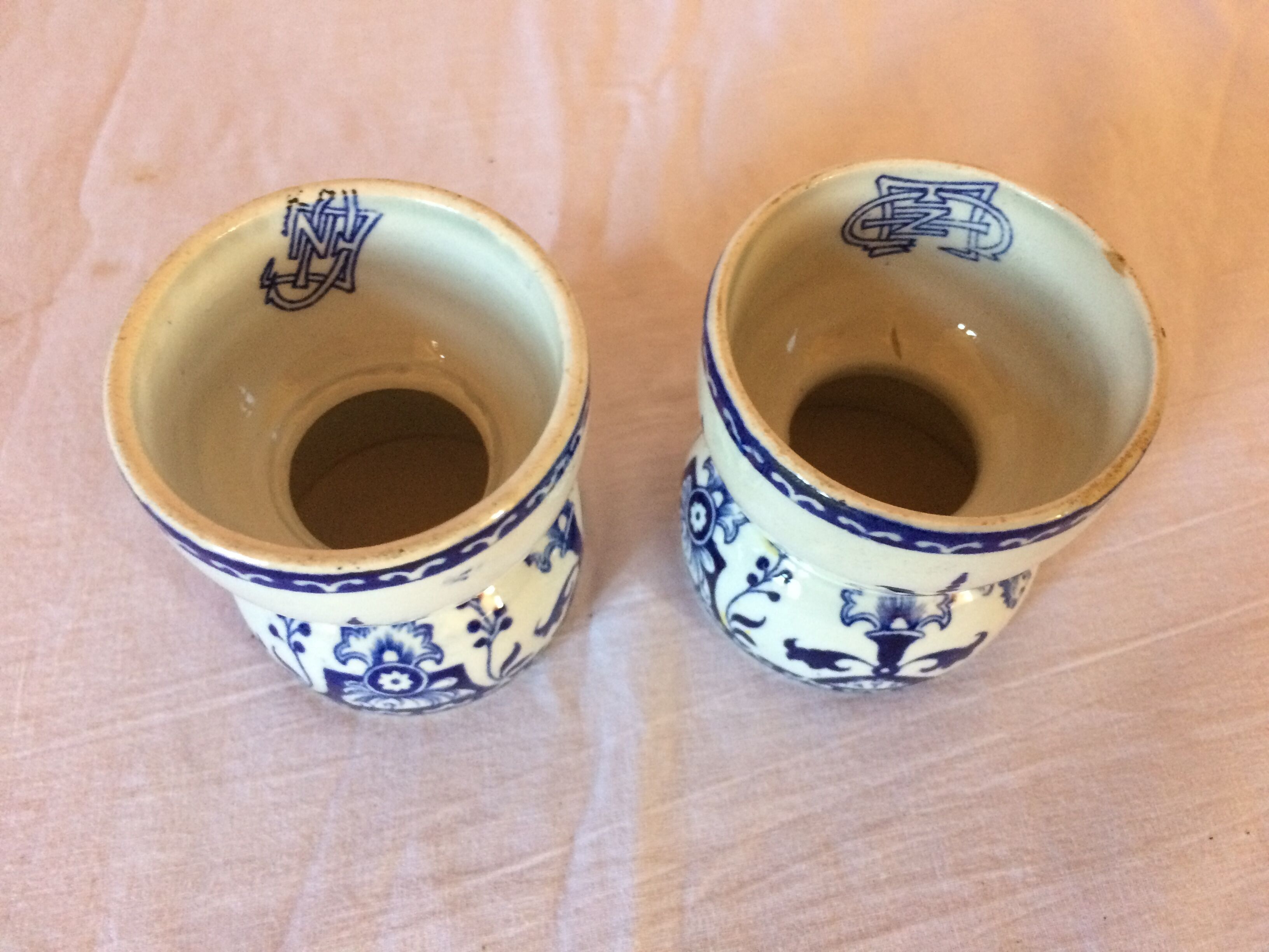 Ancient gien earthenware cockroaches