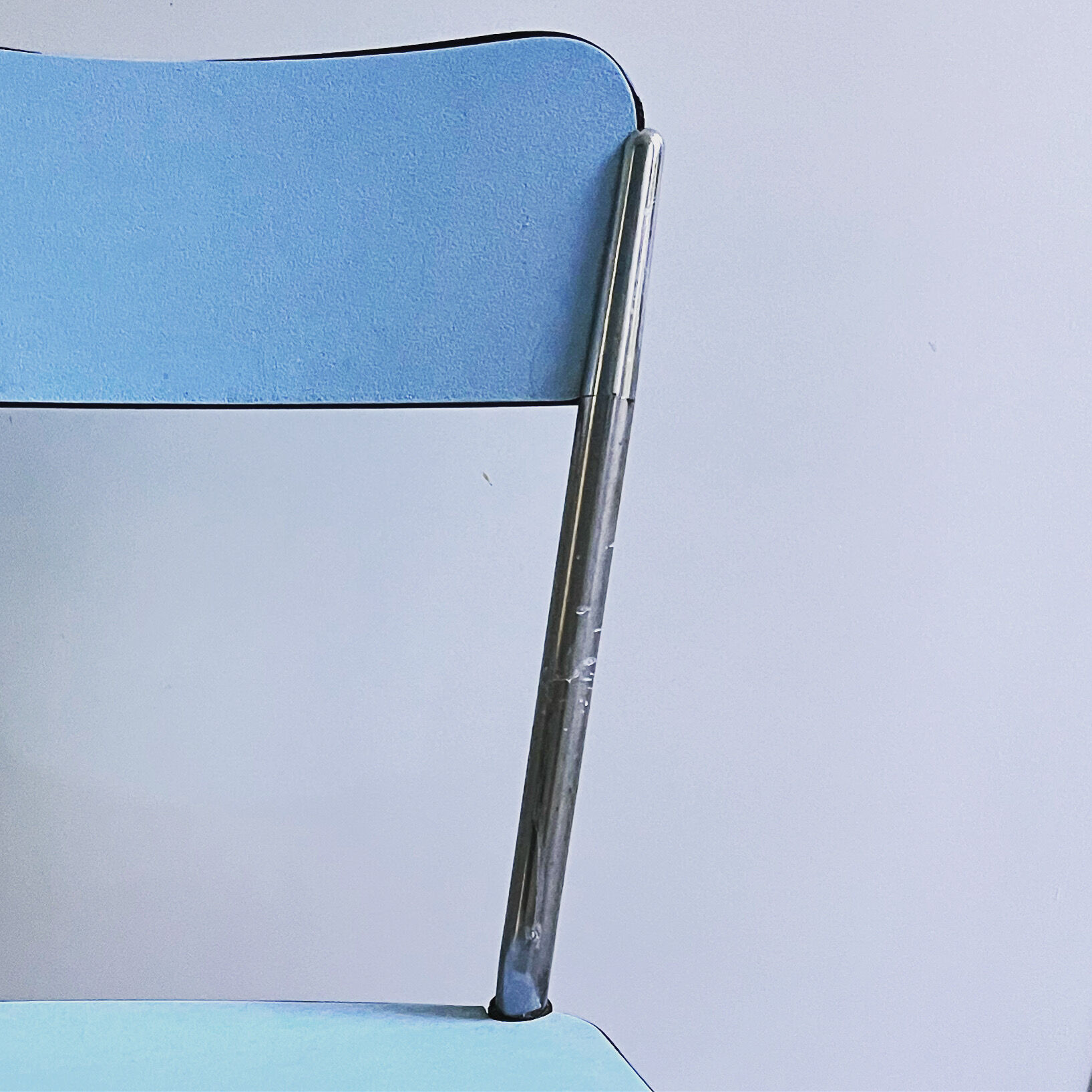 Set table and 4 chairs in formica light blue