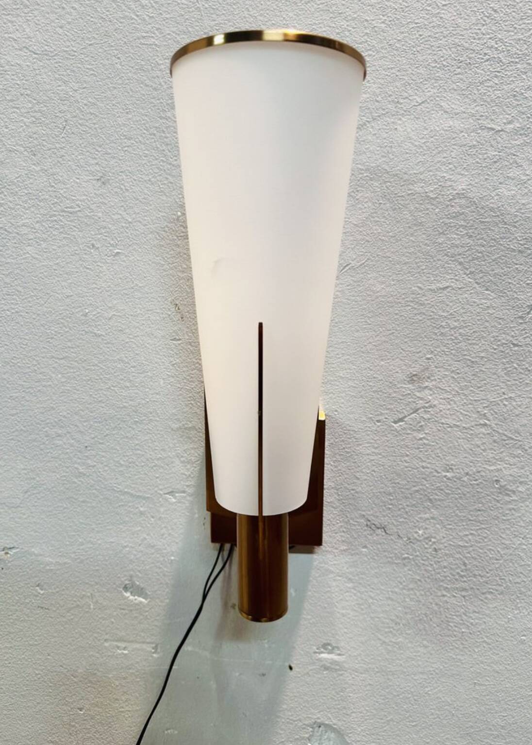 Applique en laiton et opaline, 1950