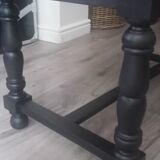Low wooden table, black feet