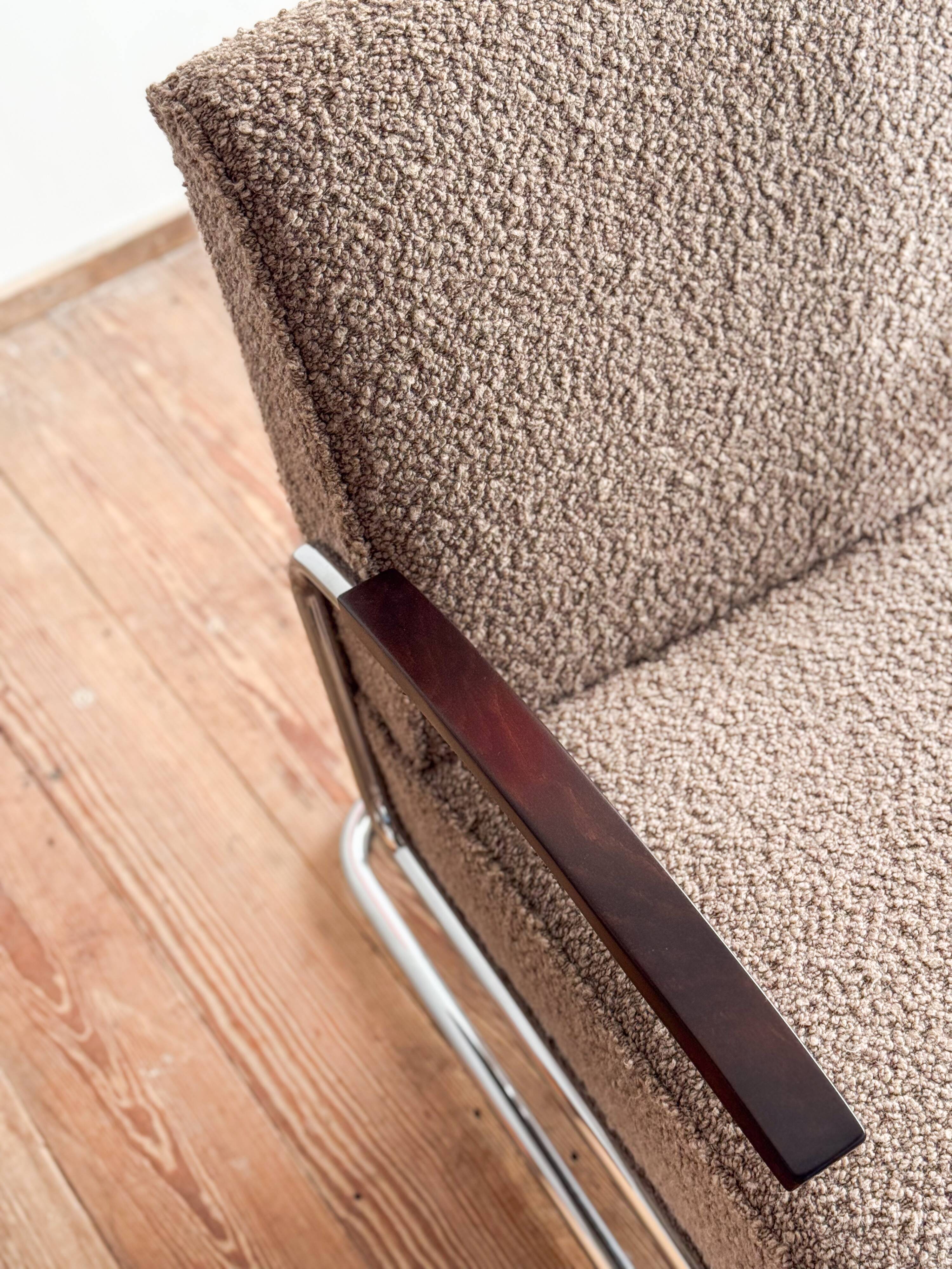 Fauteuil et ottoman Thonet 411 Bauhaus en tissu bouclé