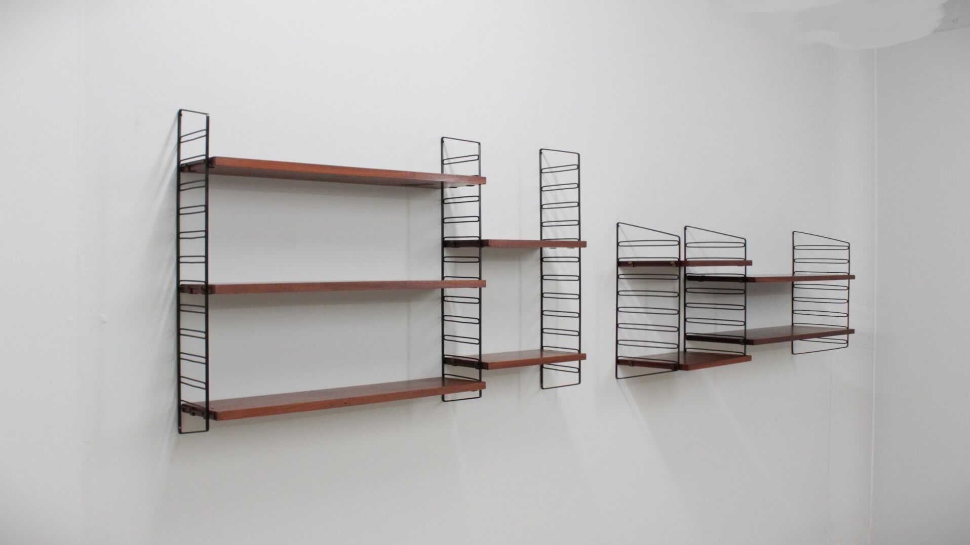 Étagères en teck des années 1950