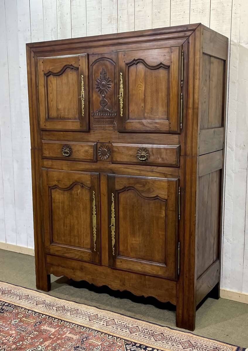 19th century Breton 4-door chestnut sideboard