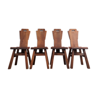 Ensemble de 4 chaises à manger en chêne brutaliste belge.