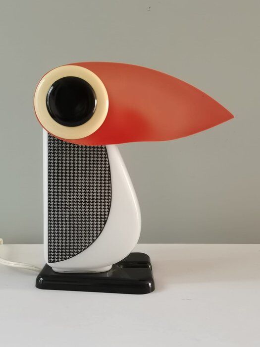Fernando Cassetta Penguin lamp "Simcha"