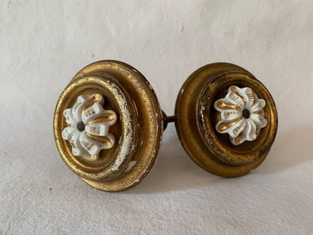 Large round door handles in gilded wood and Old Paris porcelain, circa 1900