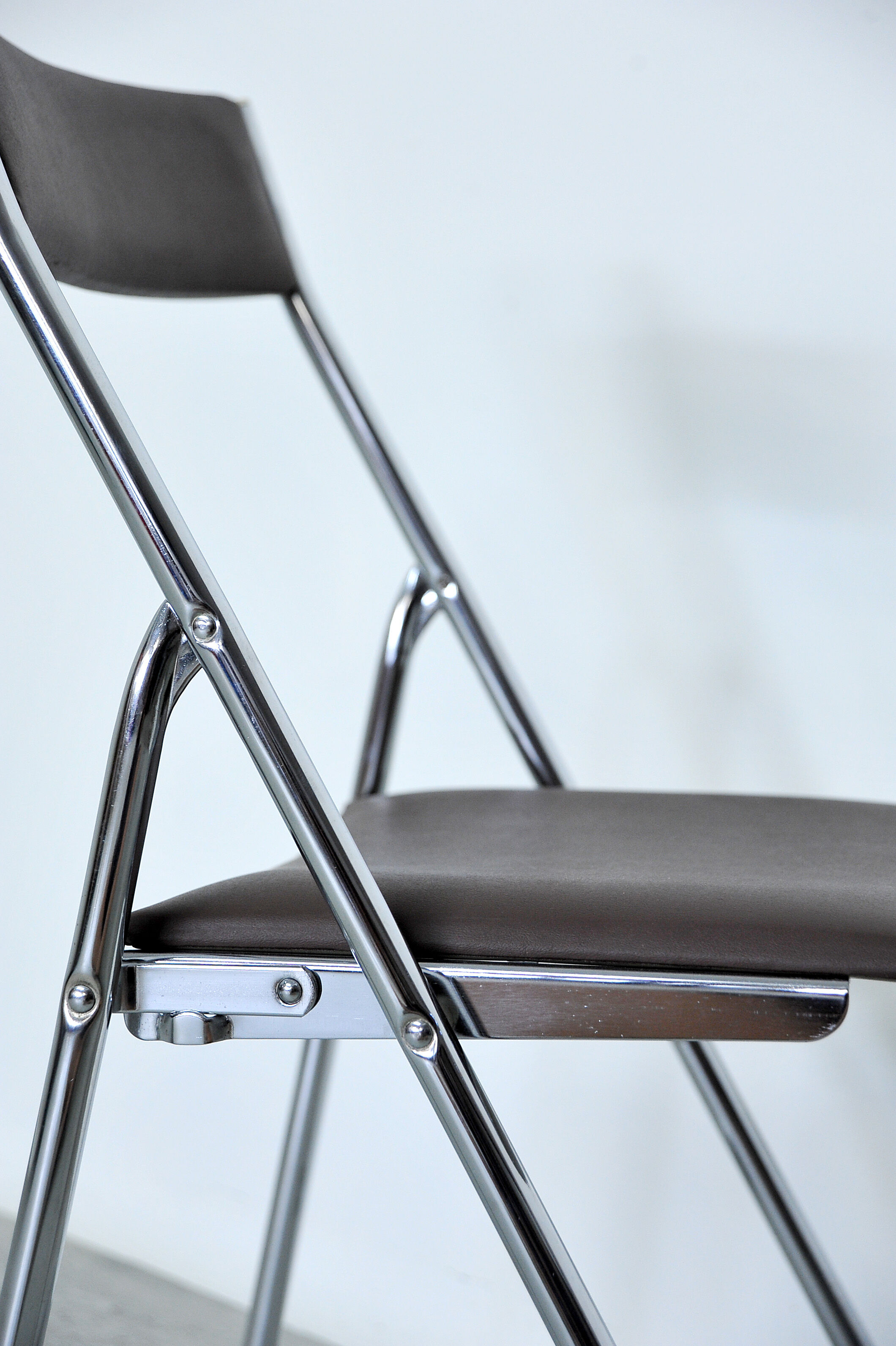 Pair of Houtoku fold chairs, Japan, 70s