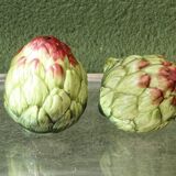 Pair of salt and pepper shakers in earthenware, artichokes