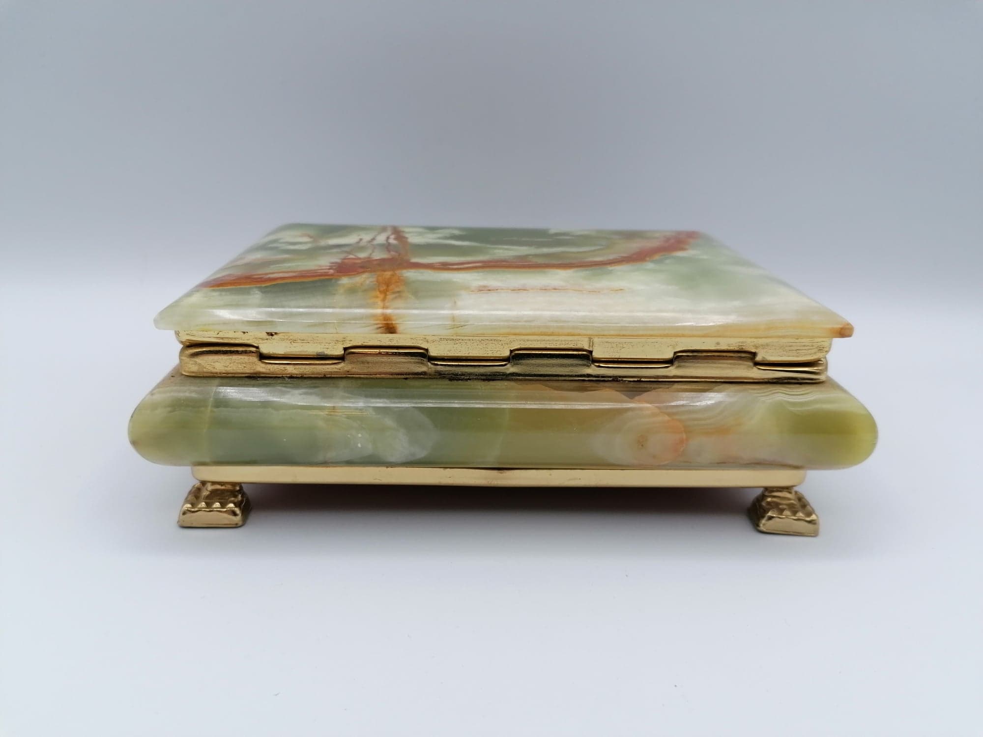 Vintage jewellery box in onyx