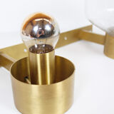 Appliquz mural en laiton vintage et en verre soufflé à la bouche.