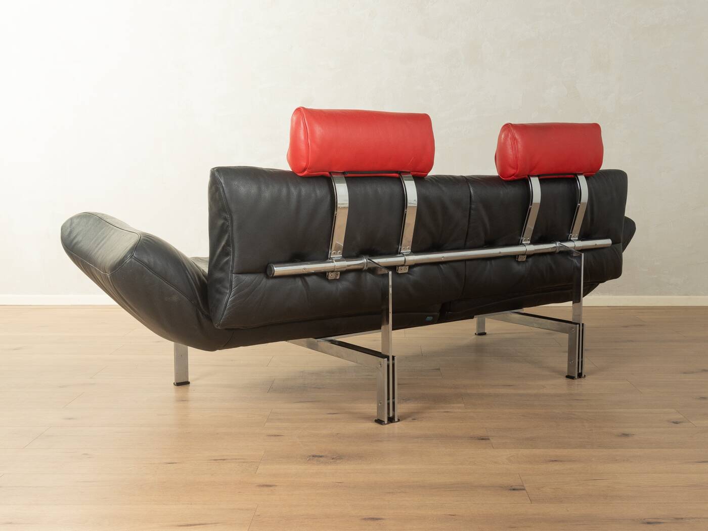 de Sede | Reto Frigg DS 140 sofa, 1980s, black leather & chrome, adjustable headrests