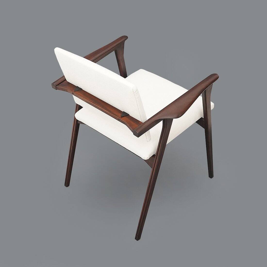 Vintage chaise longues with wooden armrests, 1950s, set of 2