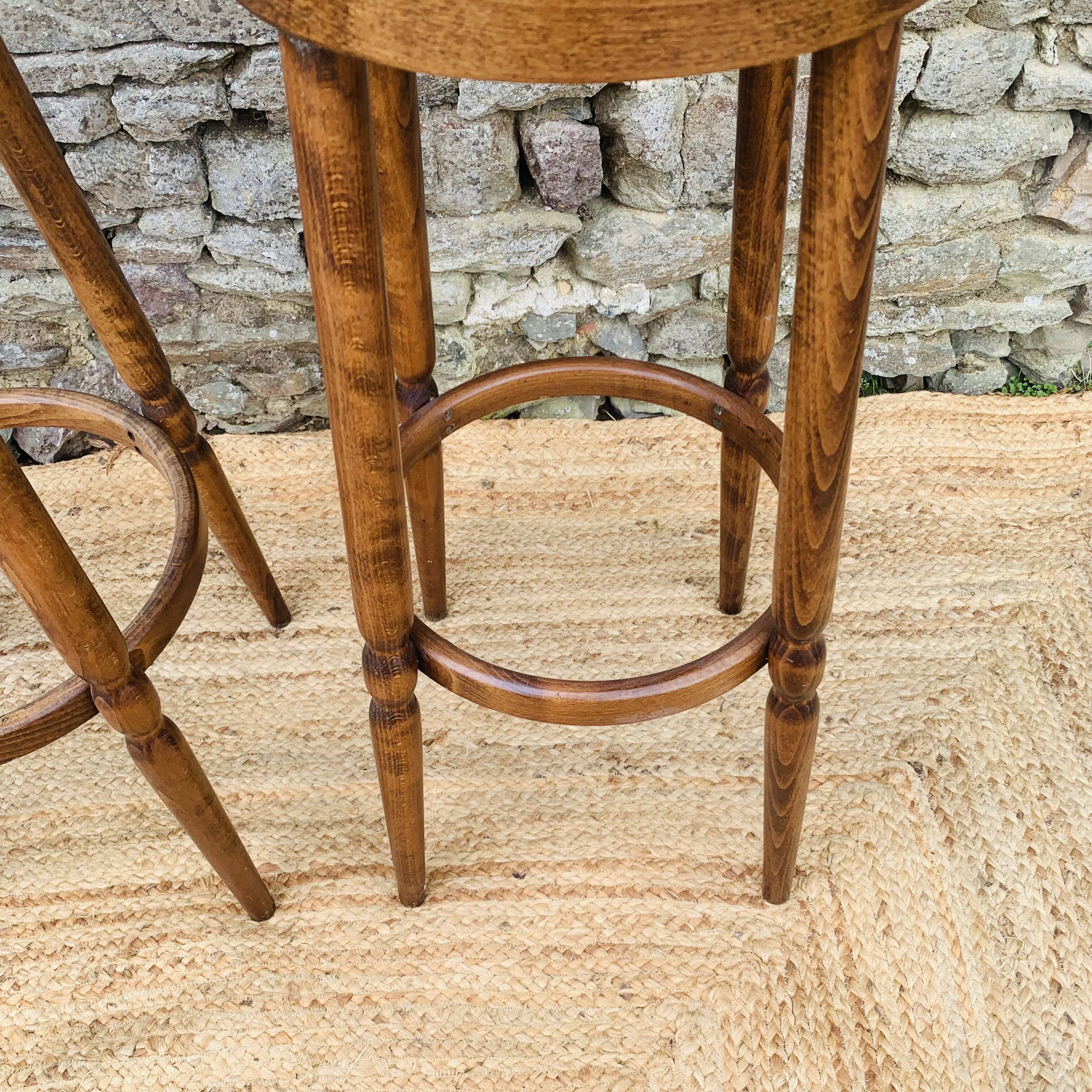 Trio de tabourets hauts de bistrot vintage