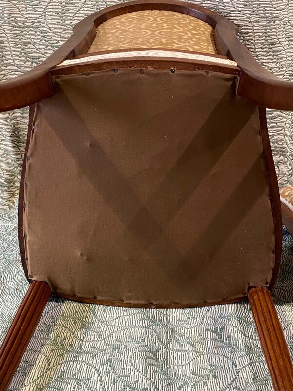 Paire de chaises anciennes en noyer