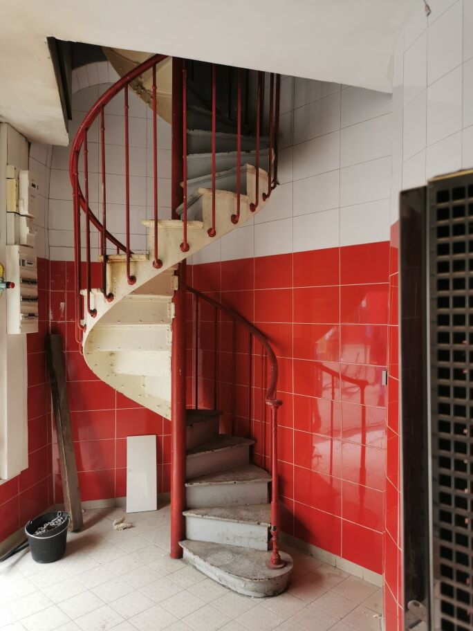 Escalier colimaçon ancien 1900