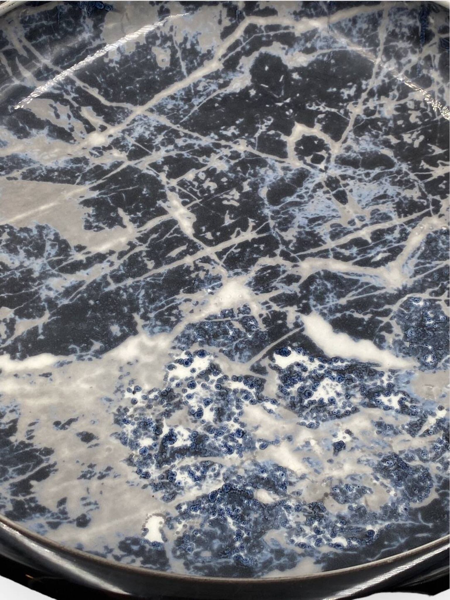Alvino Bagni, centre de table / vide poche en céramique marbrée noire, ca. 1970