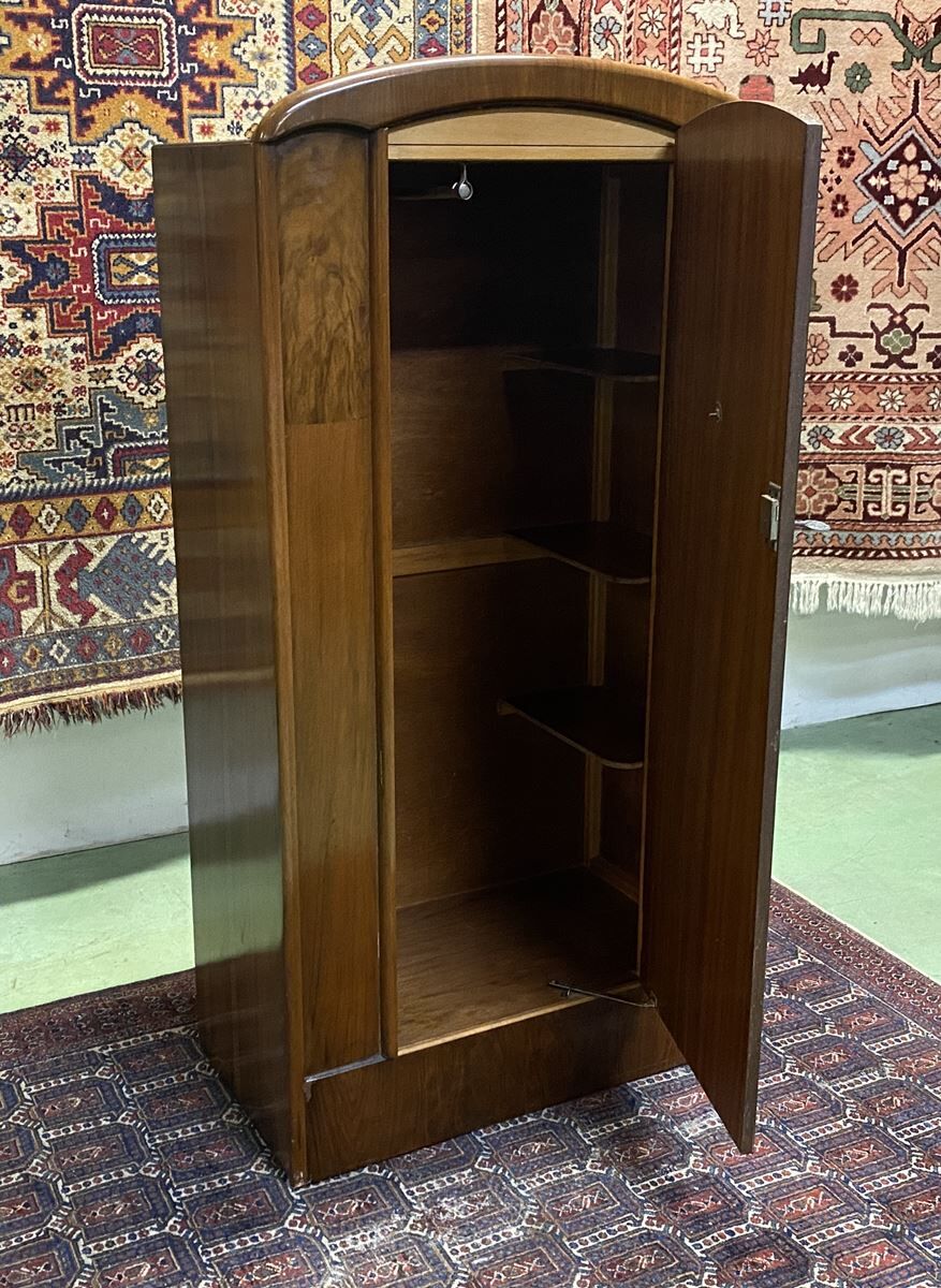 English walnut student penderie