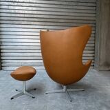 Restored Arne Jacobsen Egg armchair and ottoman for Fritz Hansen, 1960s