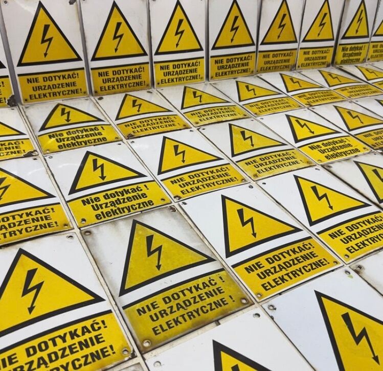 ANCIENNE PLAQUE EMAILLEE Danger Machinerie D'ascenseur
