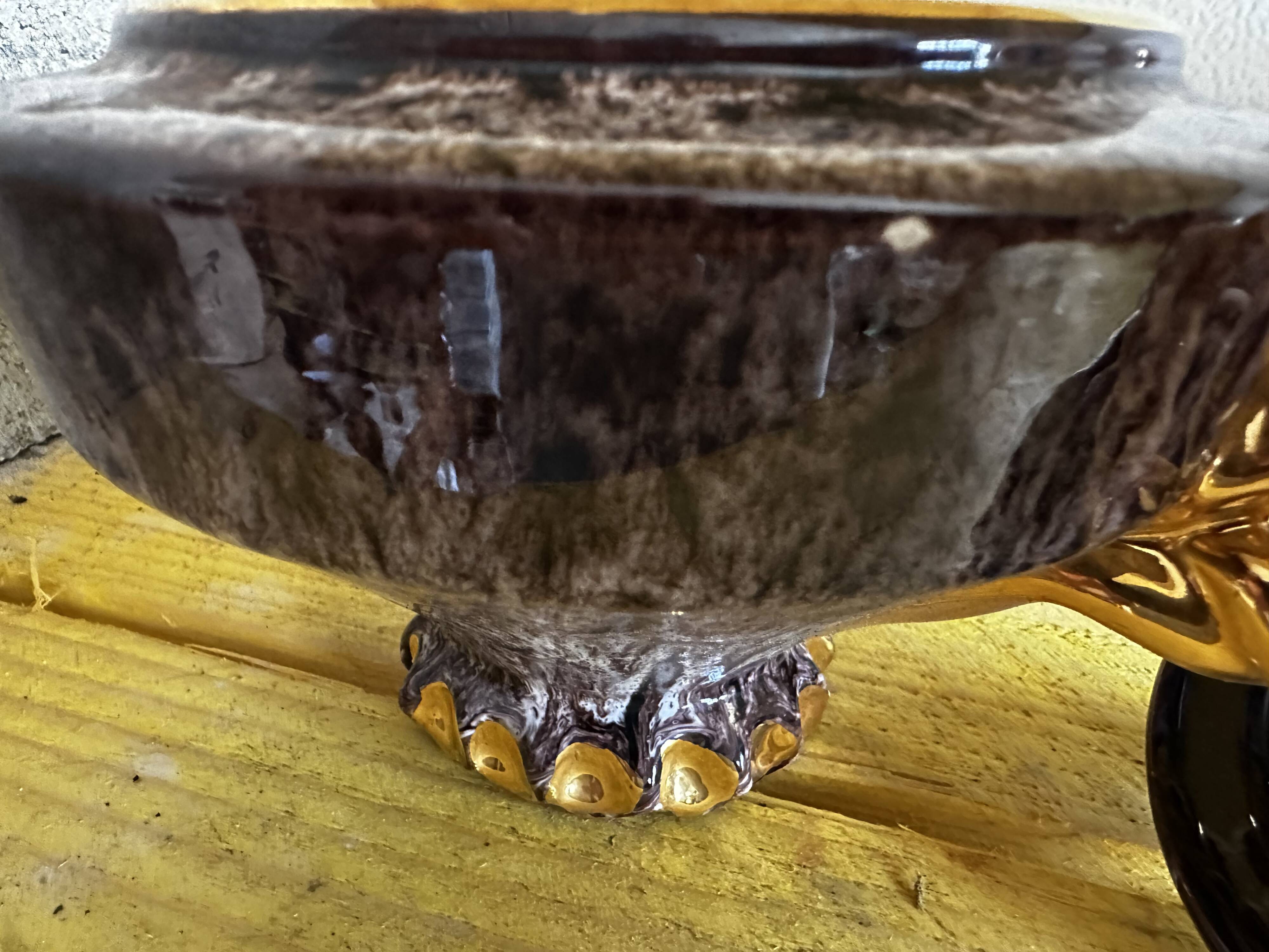Vallauris ceramic sugar bowl, burgundy and gilded, by Marius Giuge