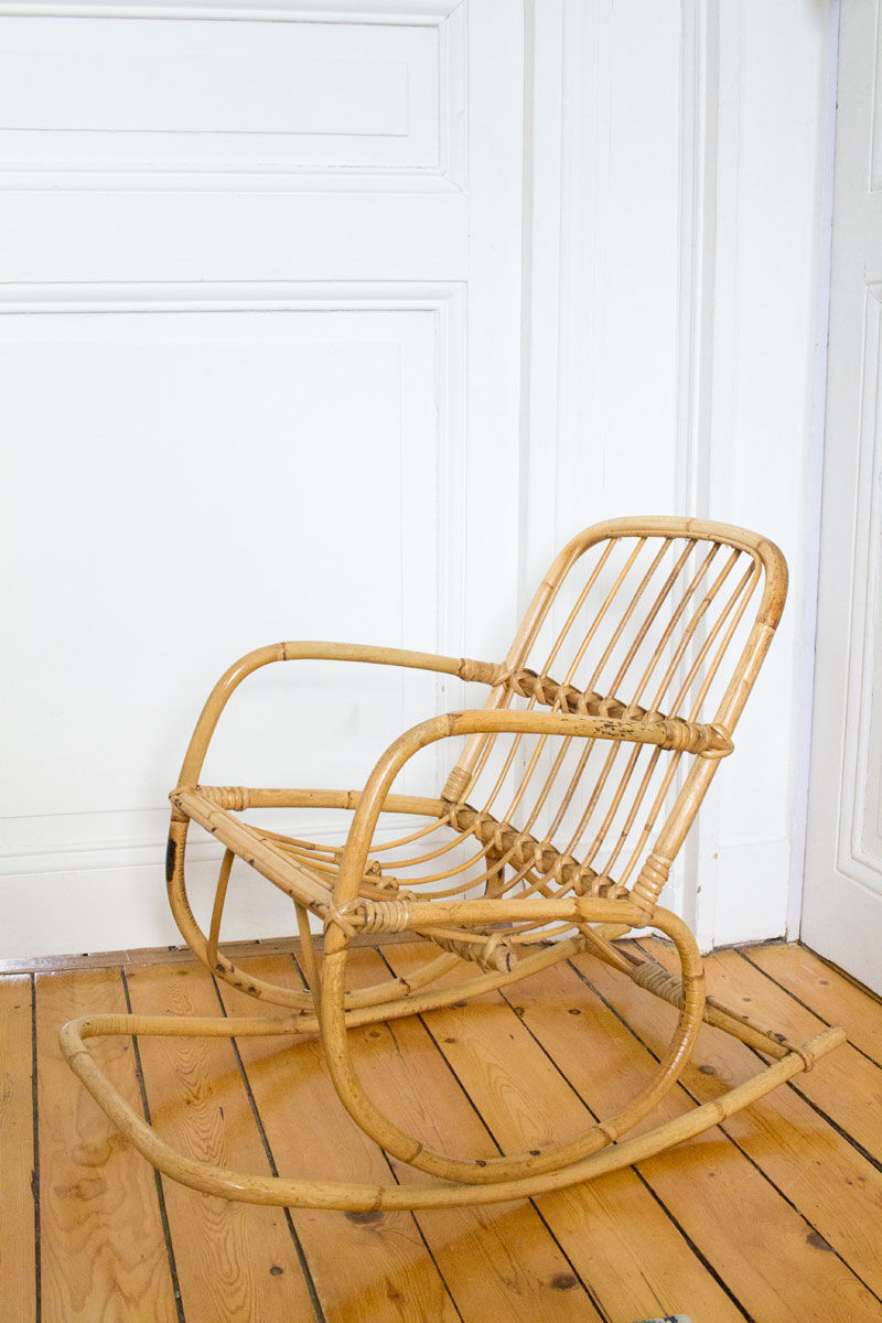 Rocking flesh child rattan