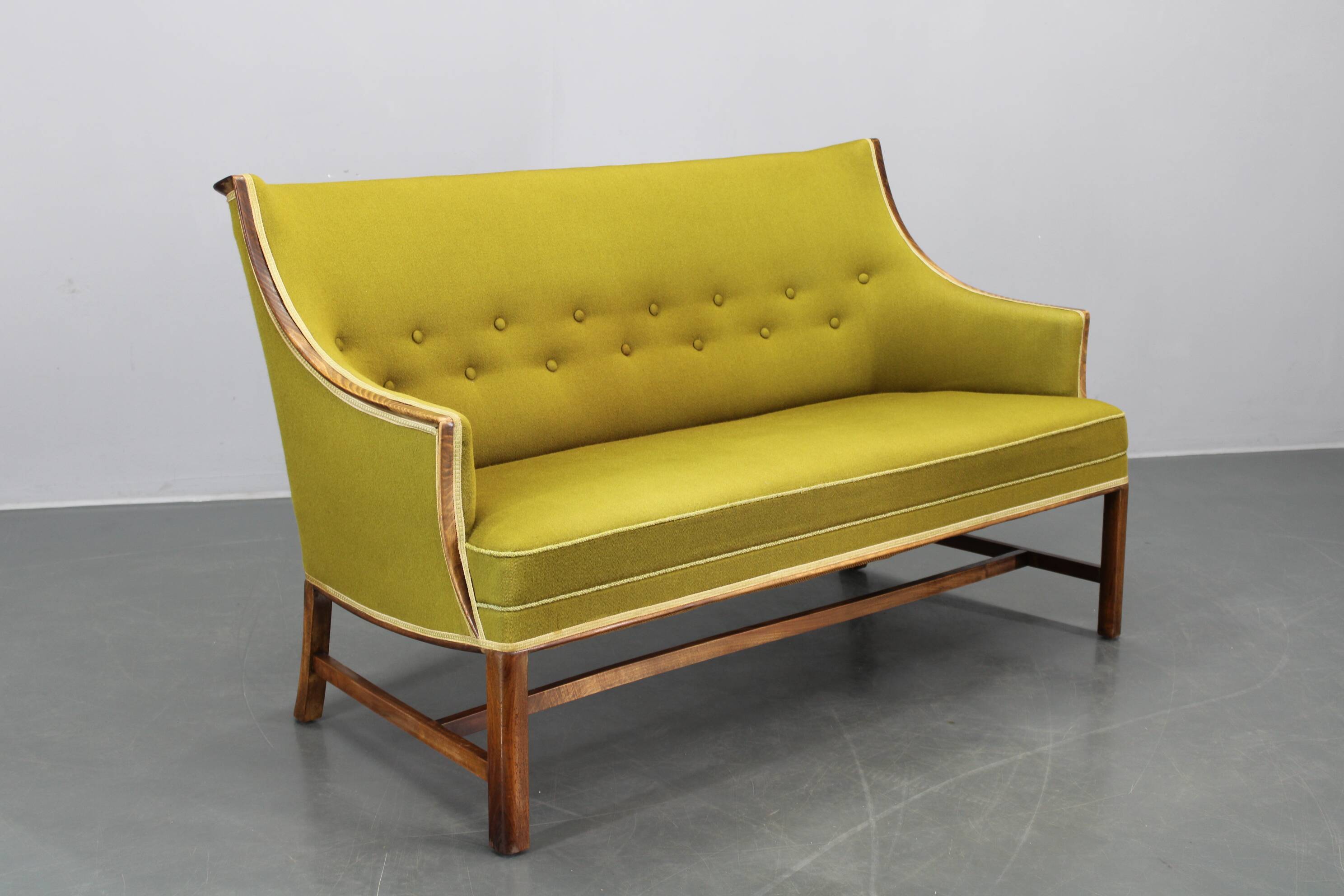 1950s Danish 2-seater sofa by Frits Henningsen