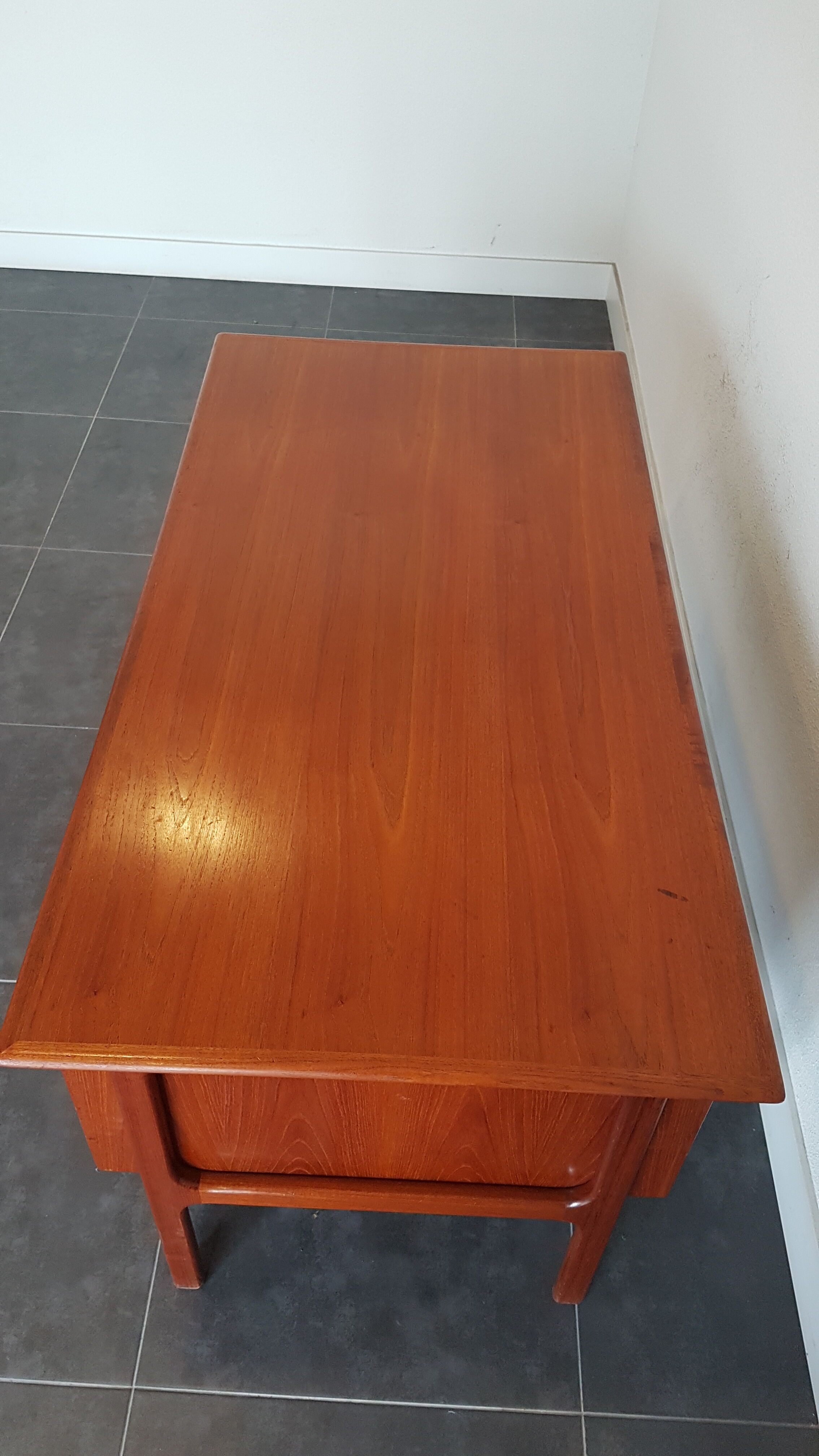 Arne Vodder teak Scandinavian Desk Manufactured By Sibast, 1960s