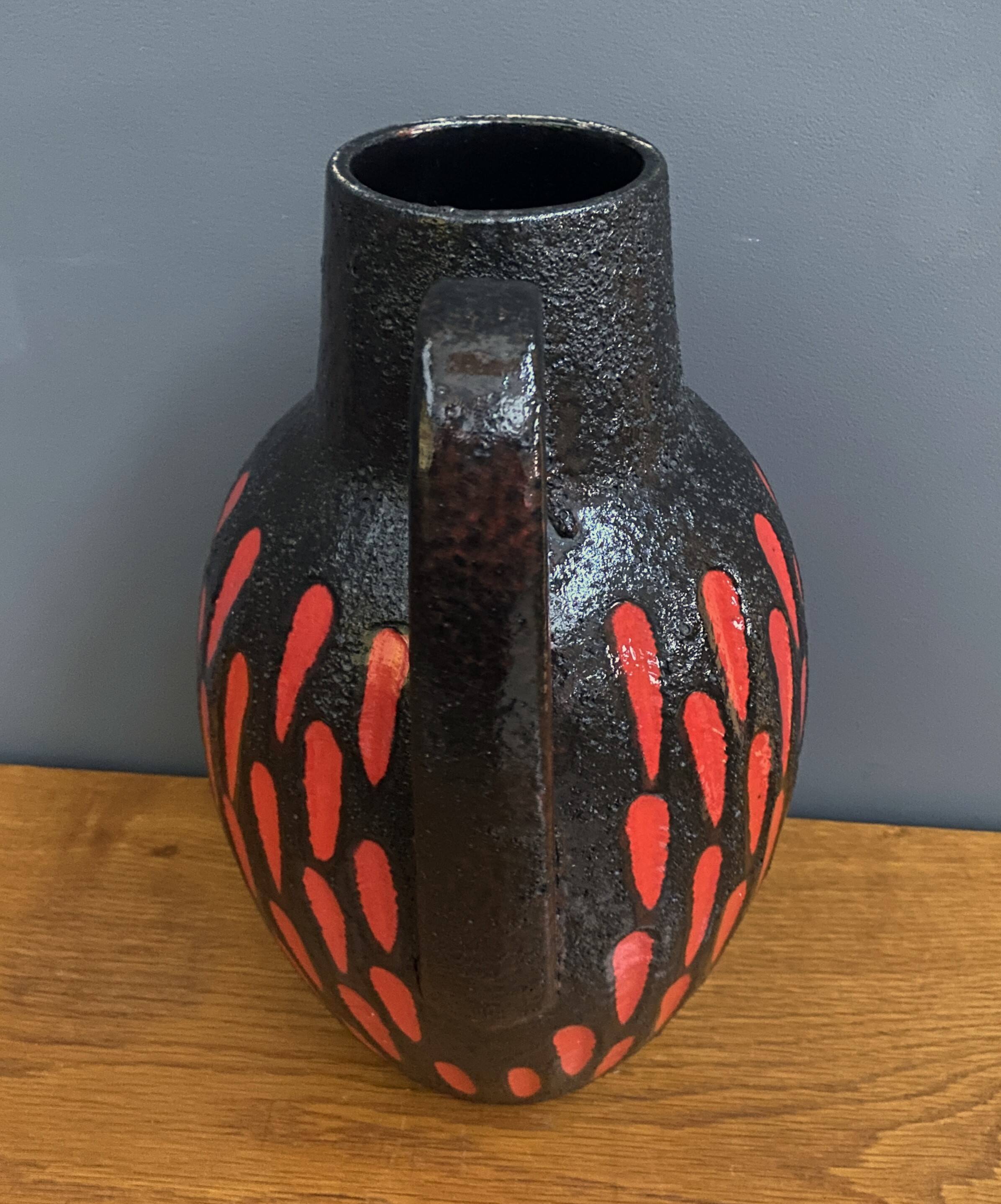 Ceramic red and black vase by Scheurich Germany model 279-38
