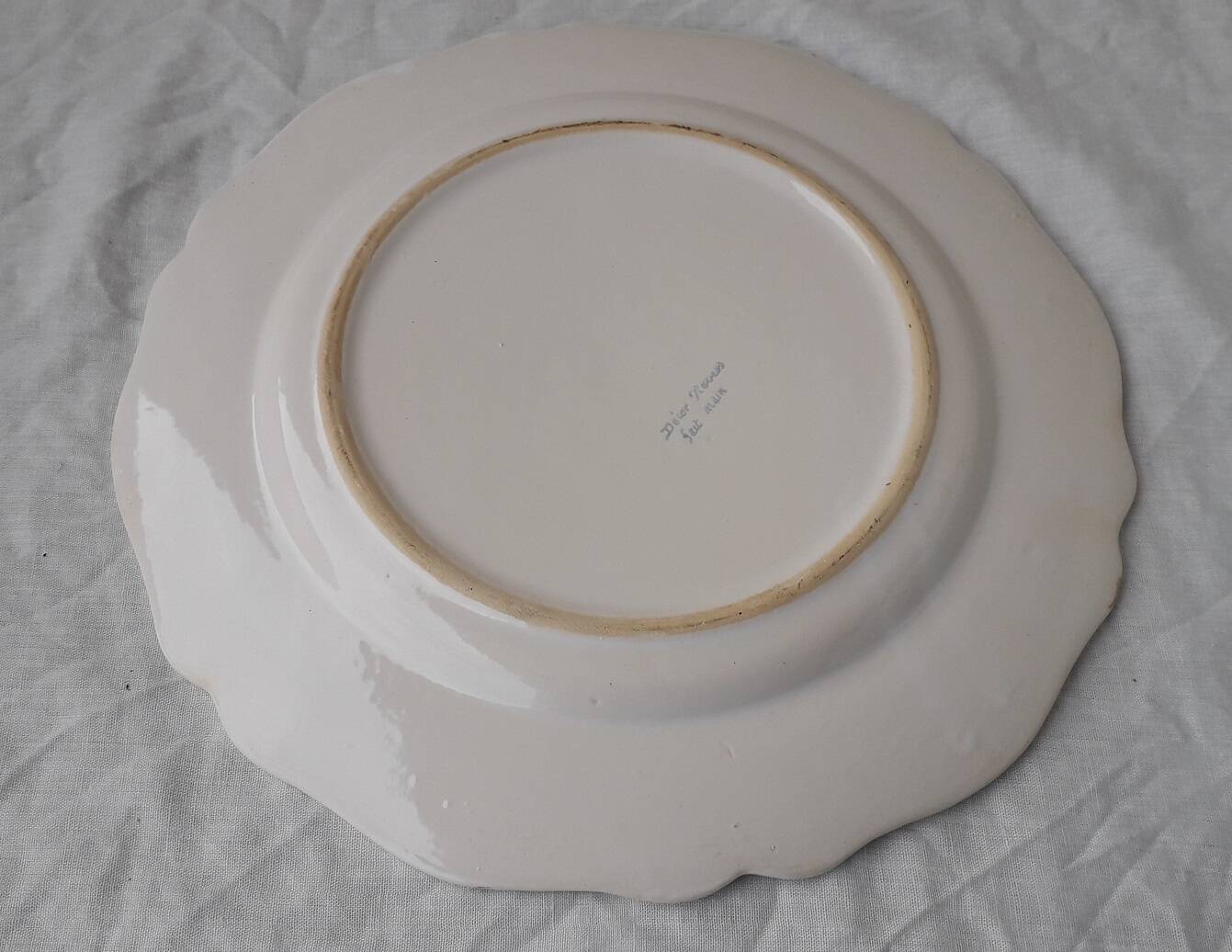 Decorative earthenware plate