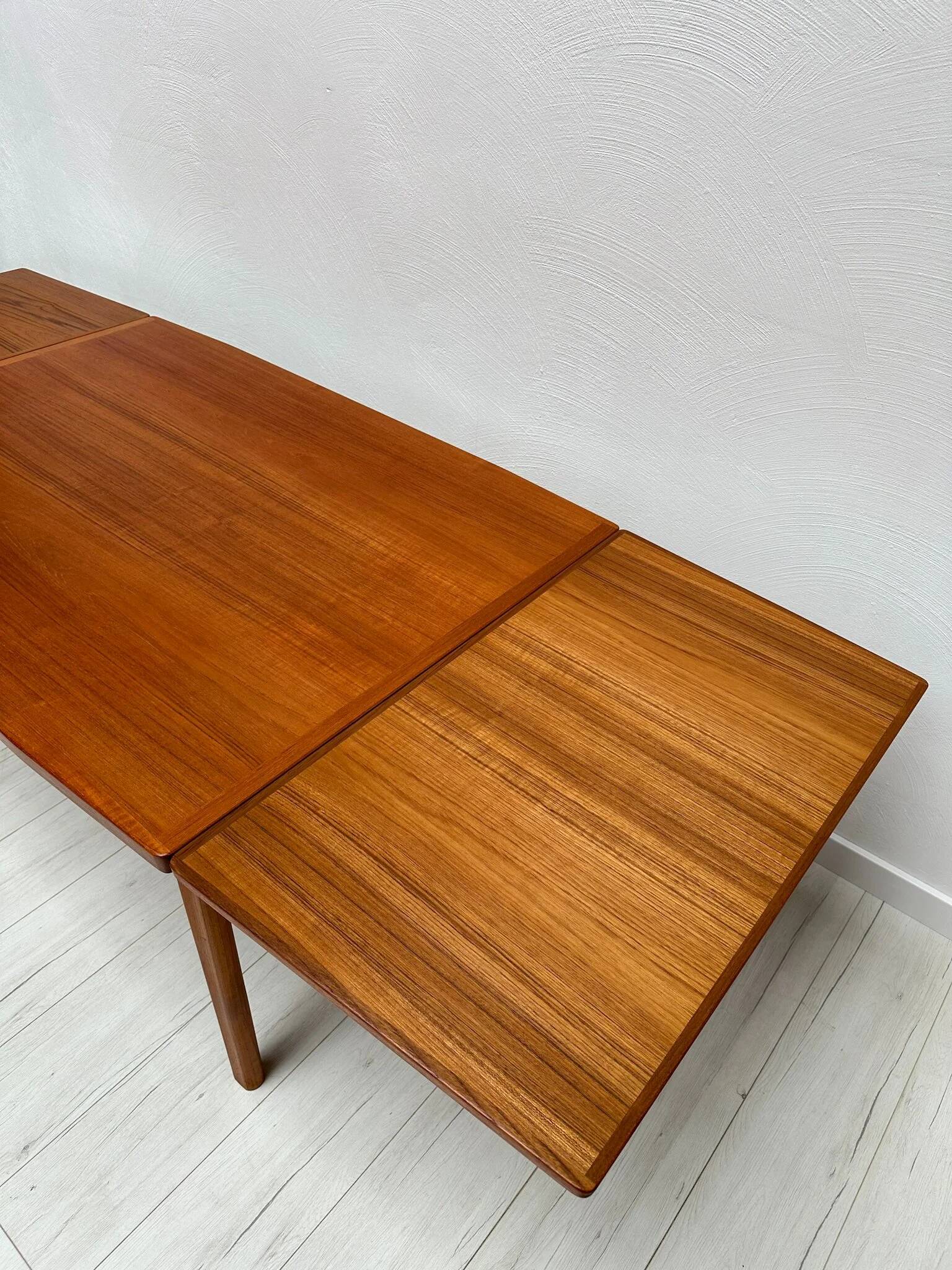 1960s large vintage Danish teak extendable dining table by Vamo Sønderborg