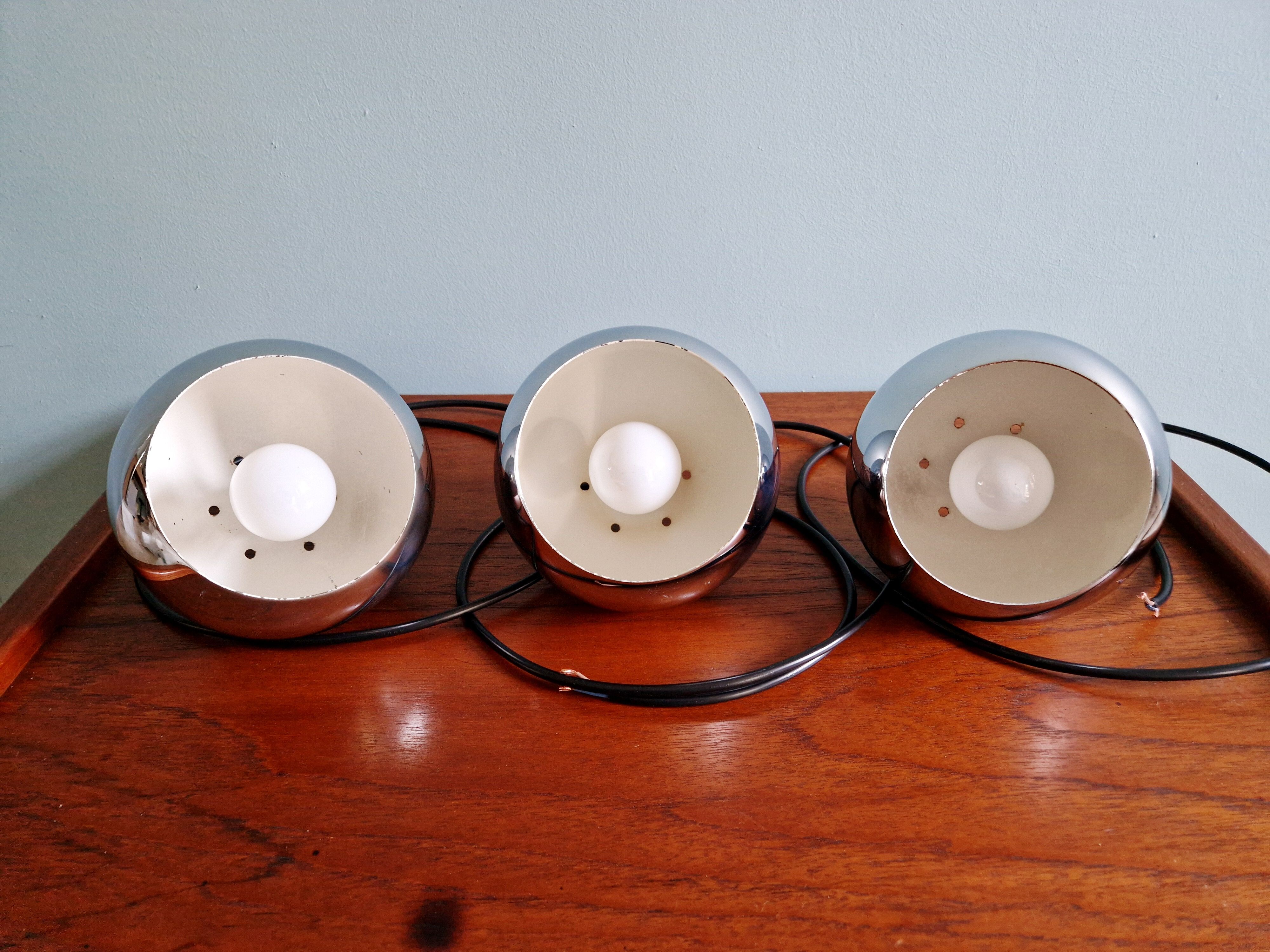 Chrome metal Eyeball suspension trio, Space Age design, 1970.