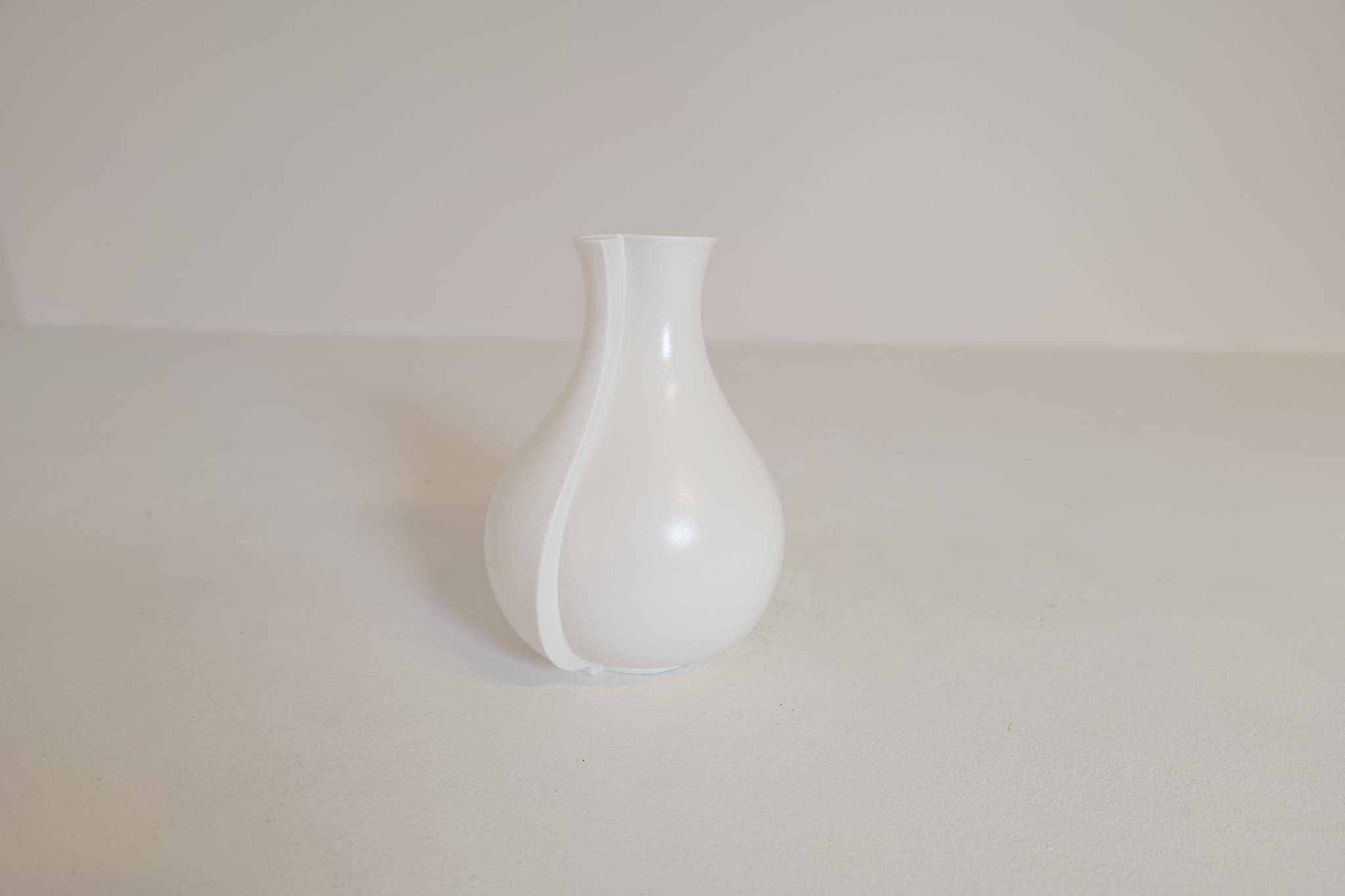 Mid-century modern ceramic vase "Surrea" by Wilhelm Kåge, Gustavsberg, Sweden, 1950s.