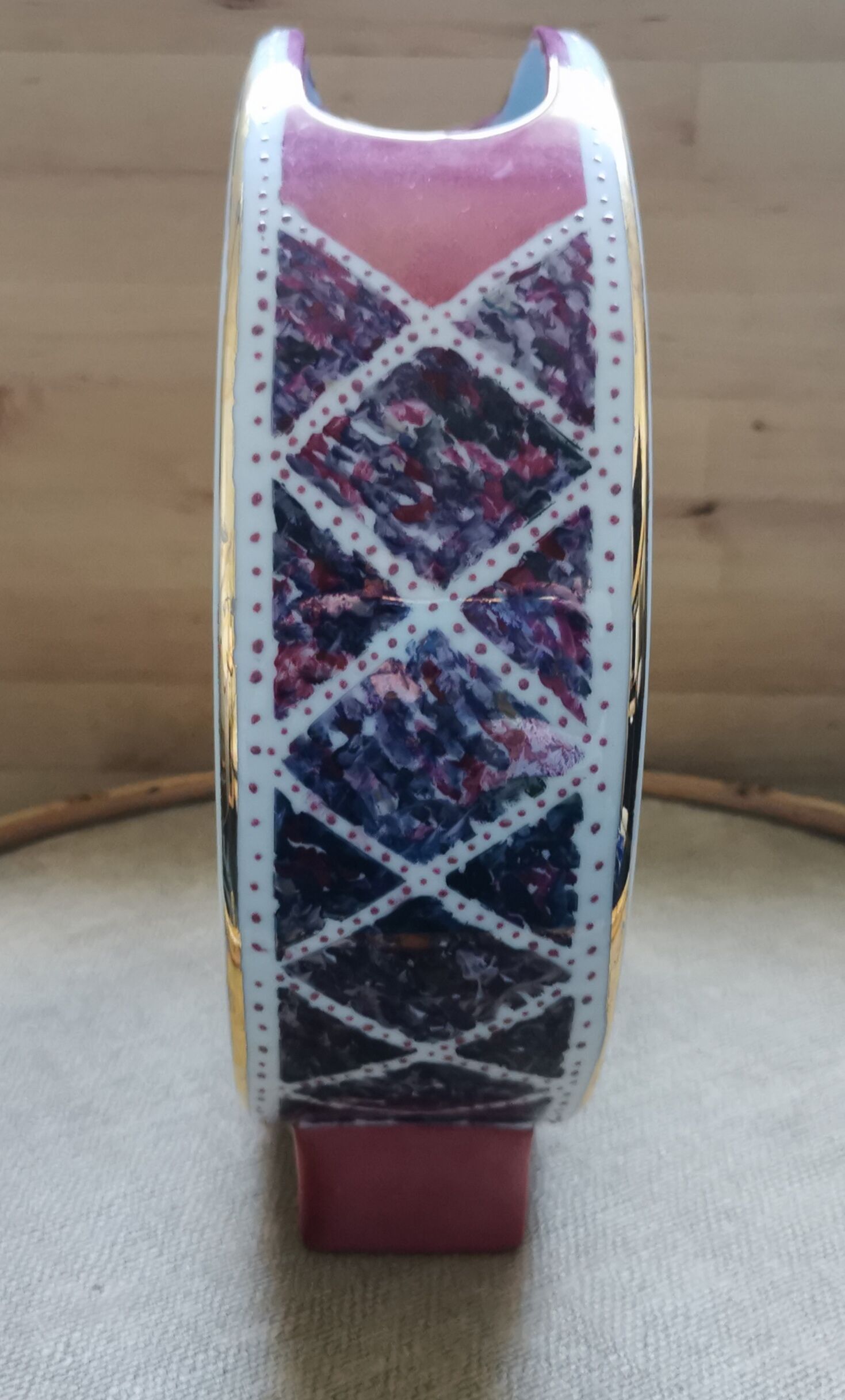 Vase tambourine floral decoration