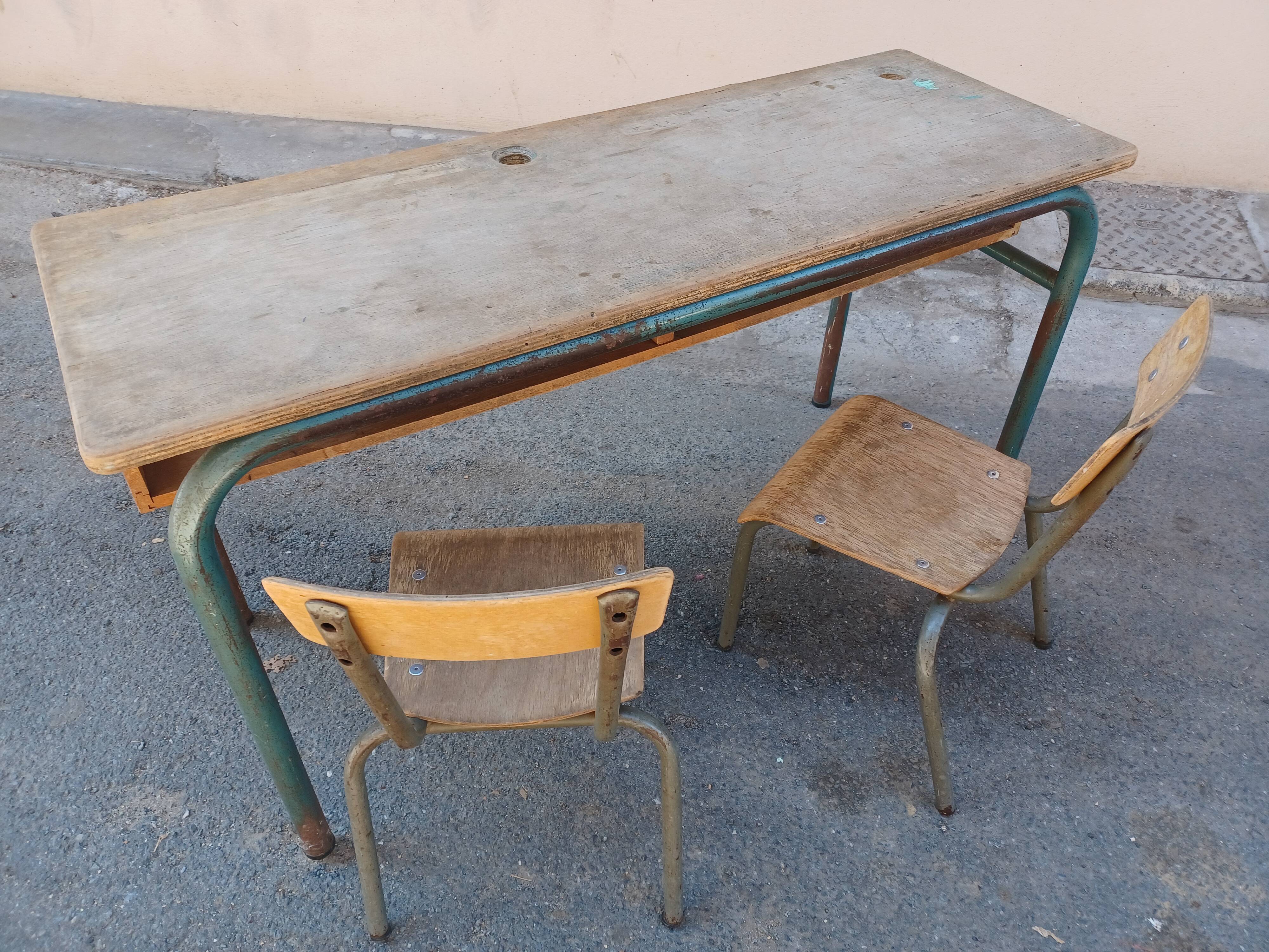 Children's desk and chairs
