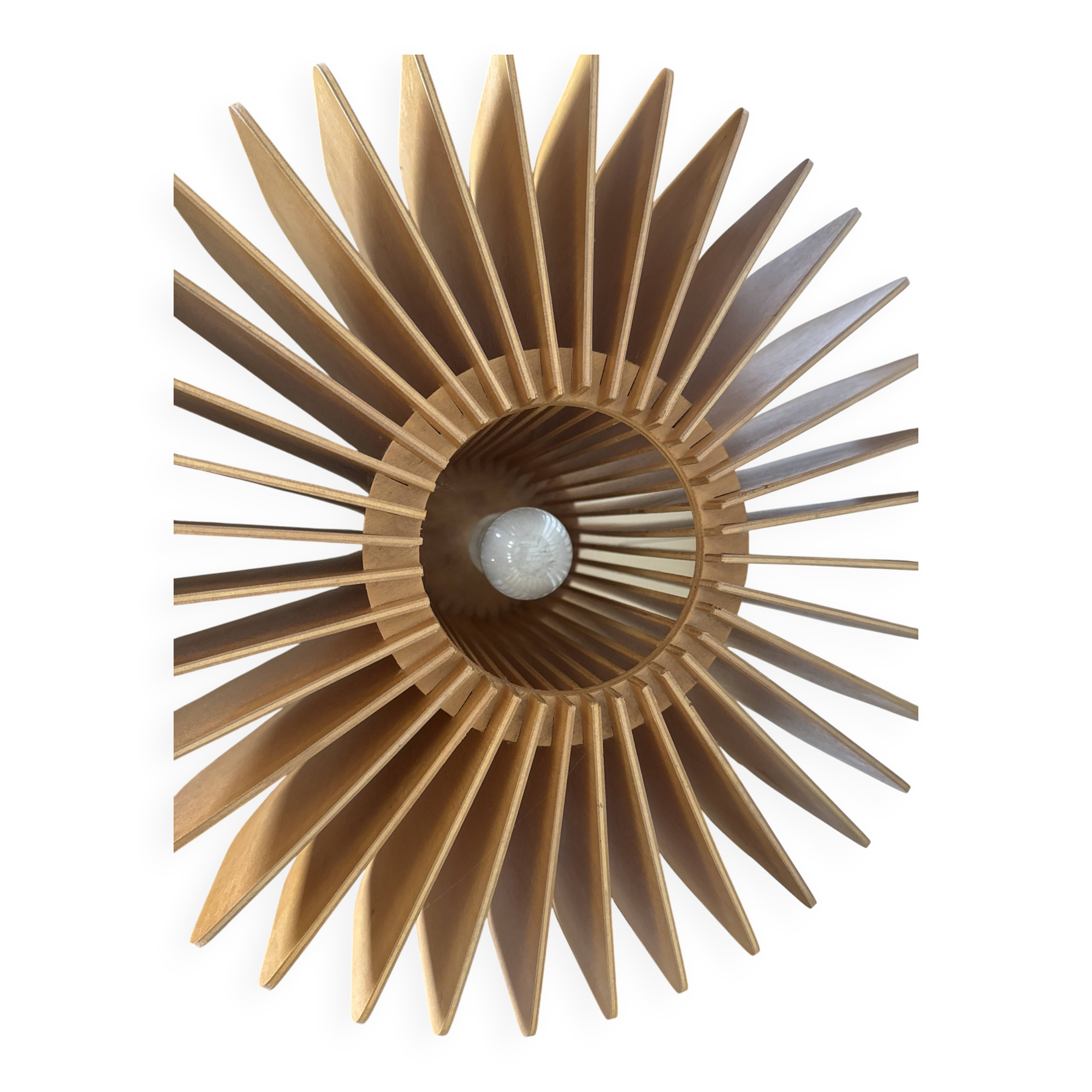 Lamps with natural wooden slats