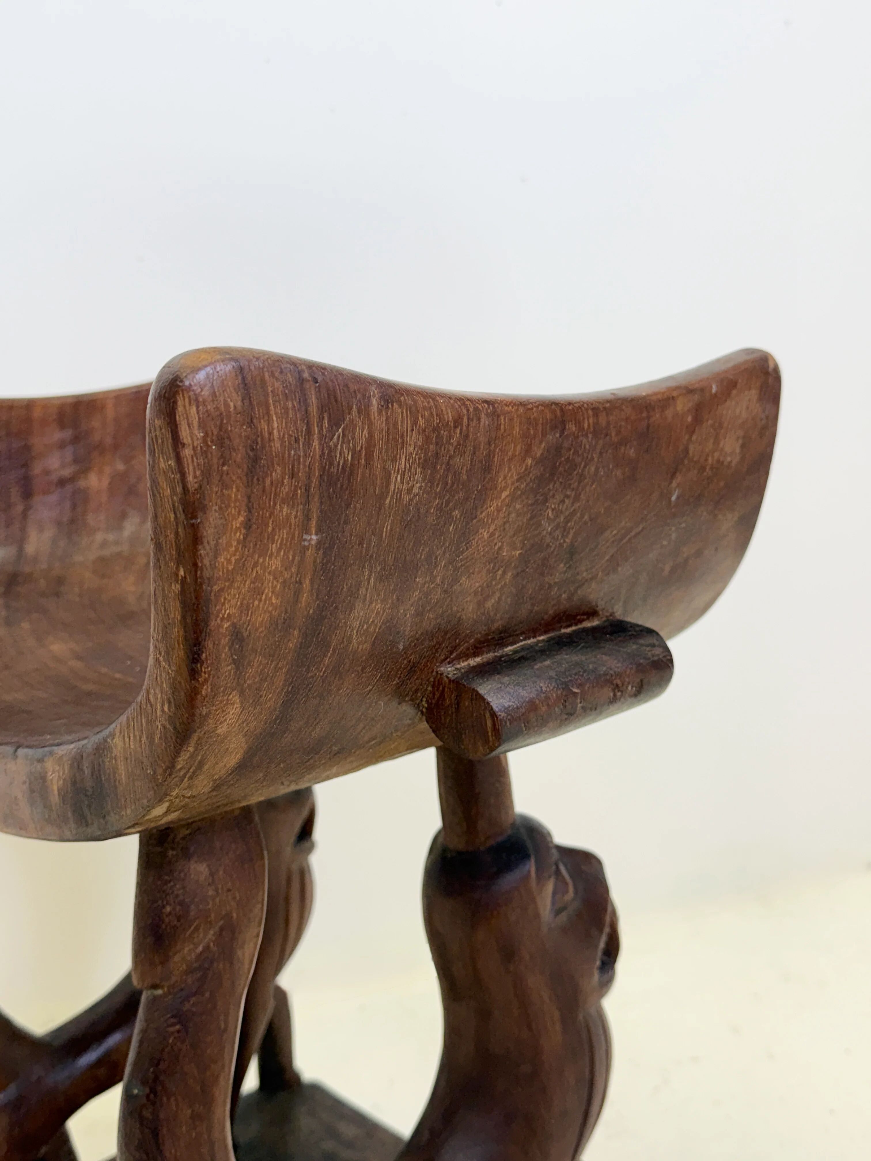 Trône royal "Fon" en bois sculpté – Bénin, XXᵉ siècle