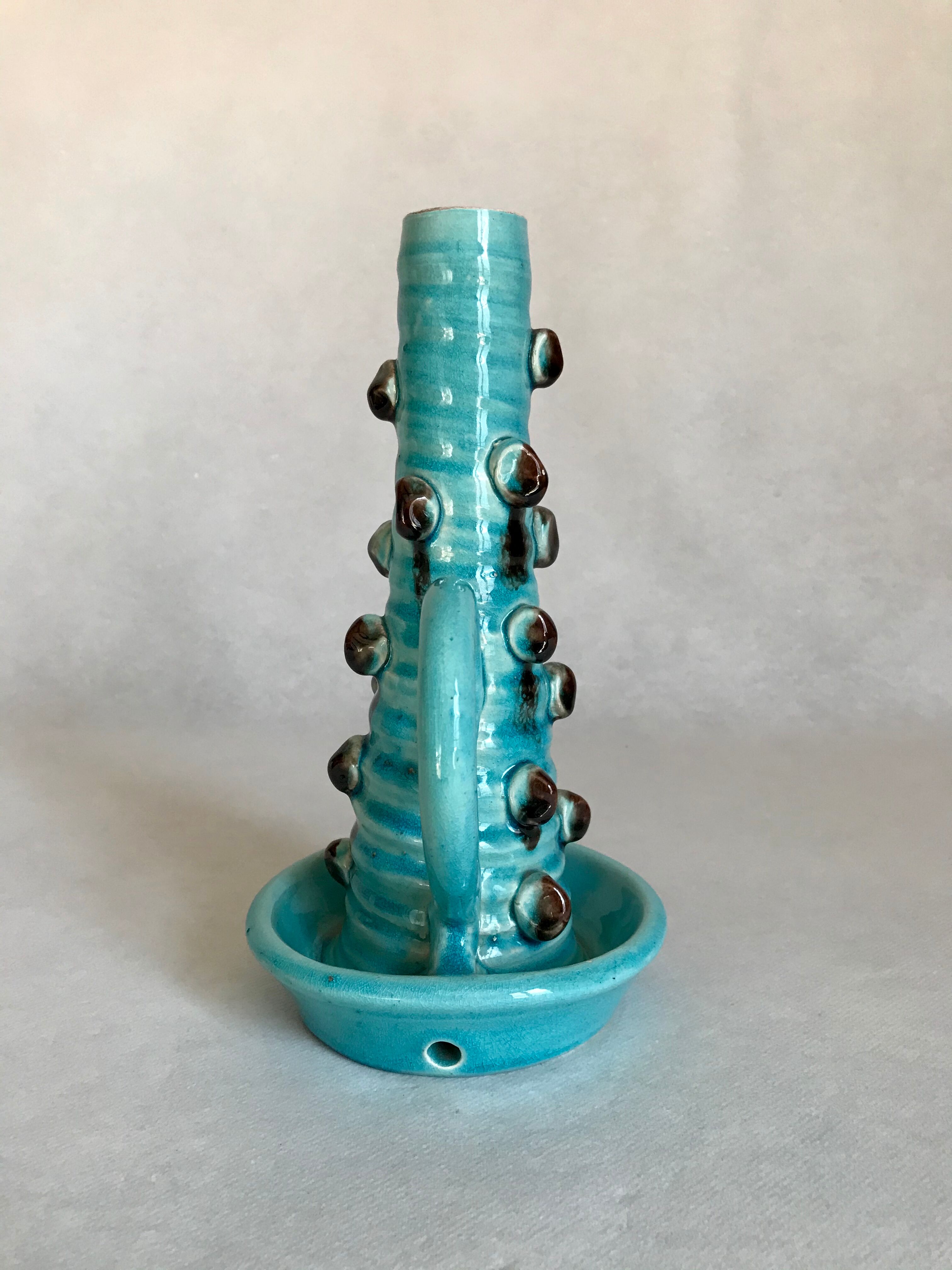 Pied de lampe ou bougeoir Accolay à décor de boules, émail bleu turquoise et brun, vers 1960-1970.