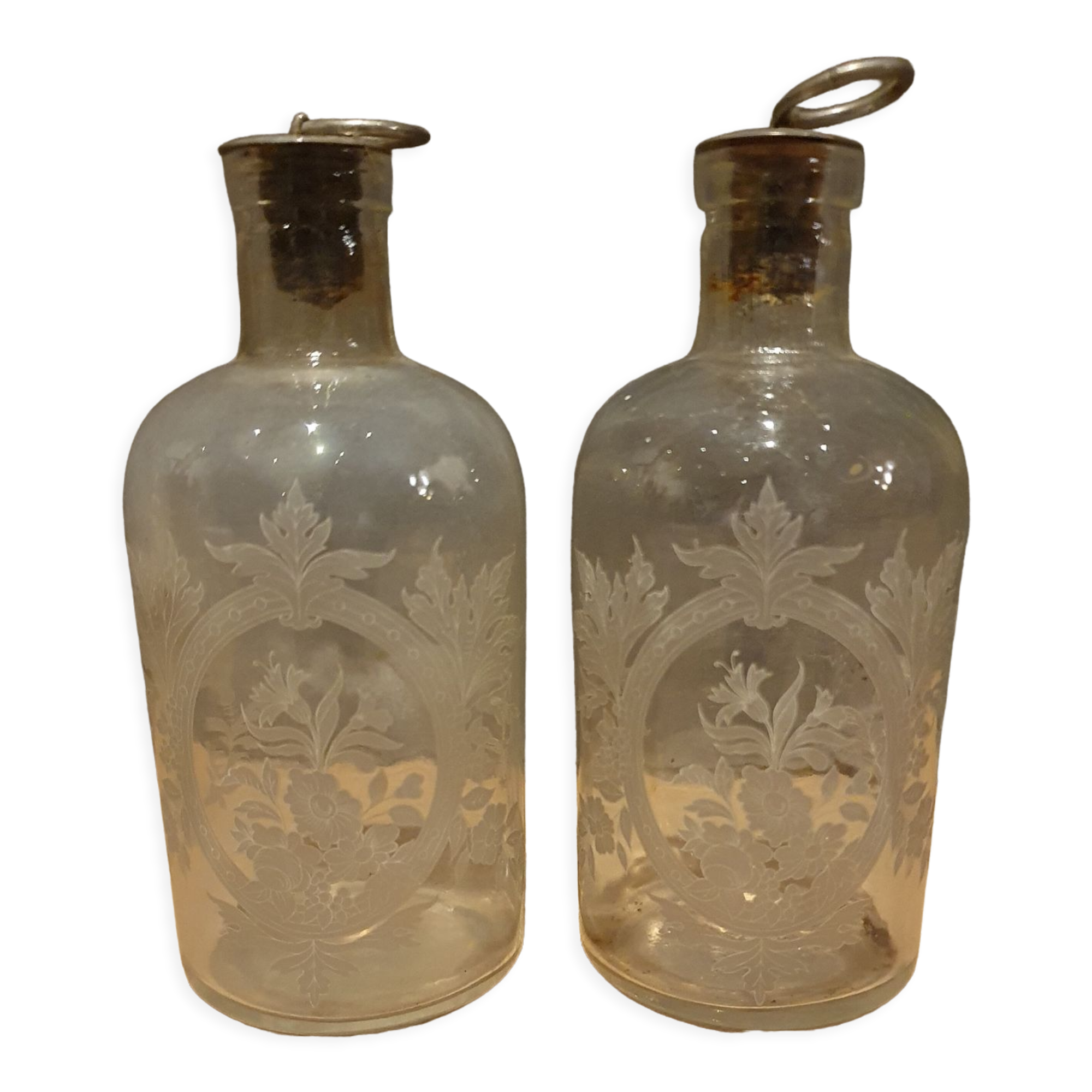 Bottle engraved with acid