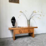 Meuble d’appoint bas style Perriand