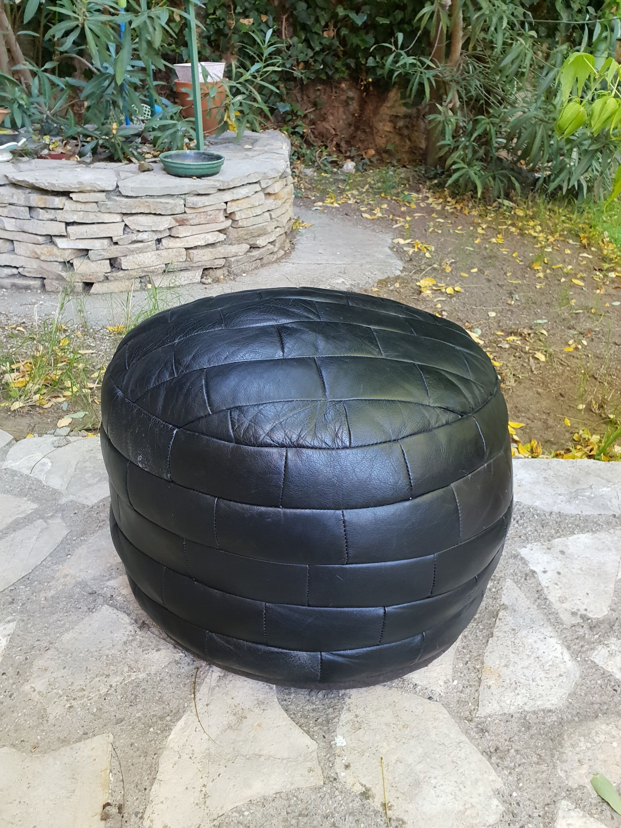 Leather pouf De Sede 1970